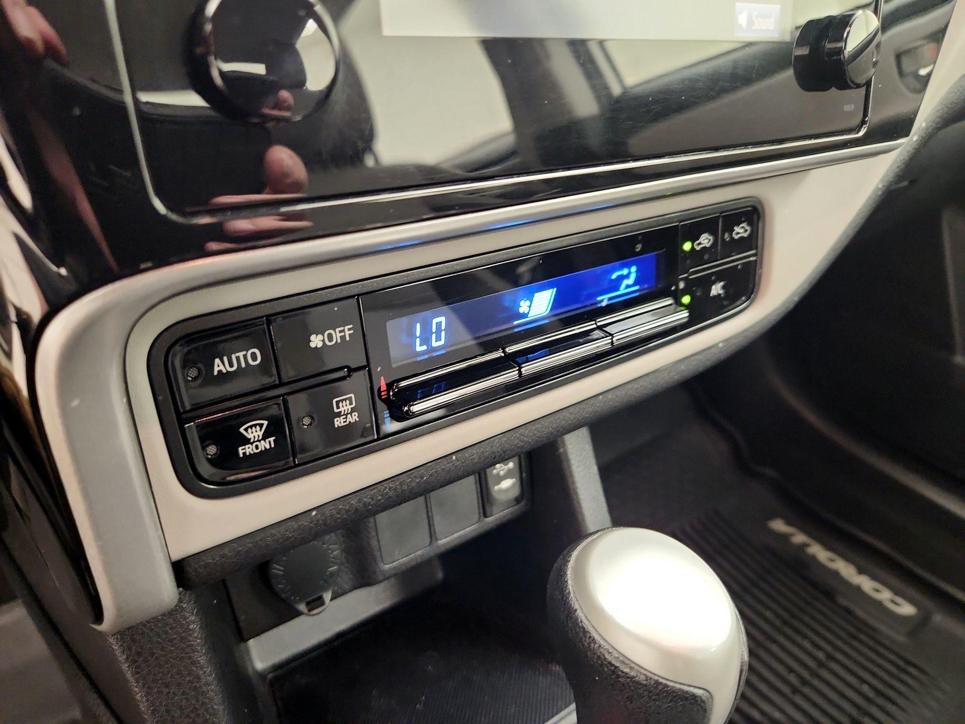 Thumbnail: 2018 Toyota Corolla - 16