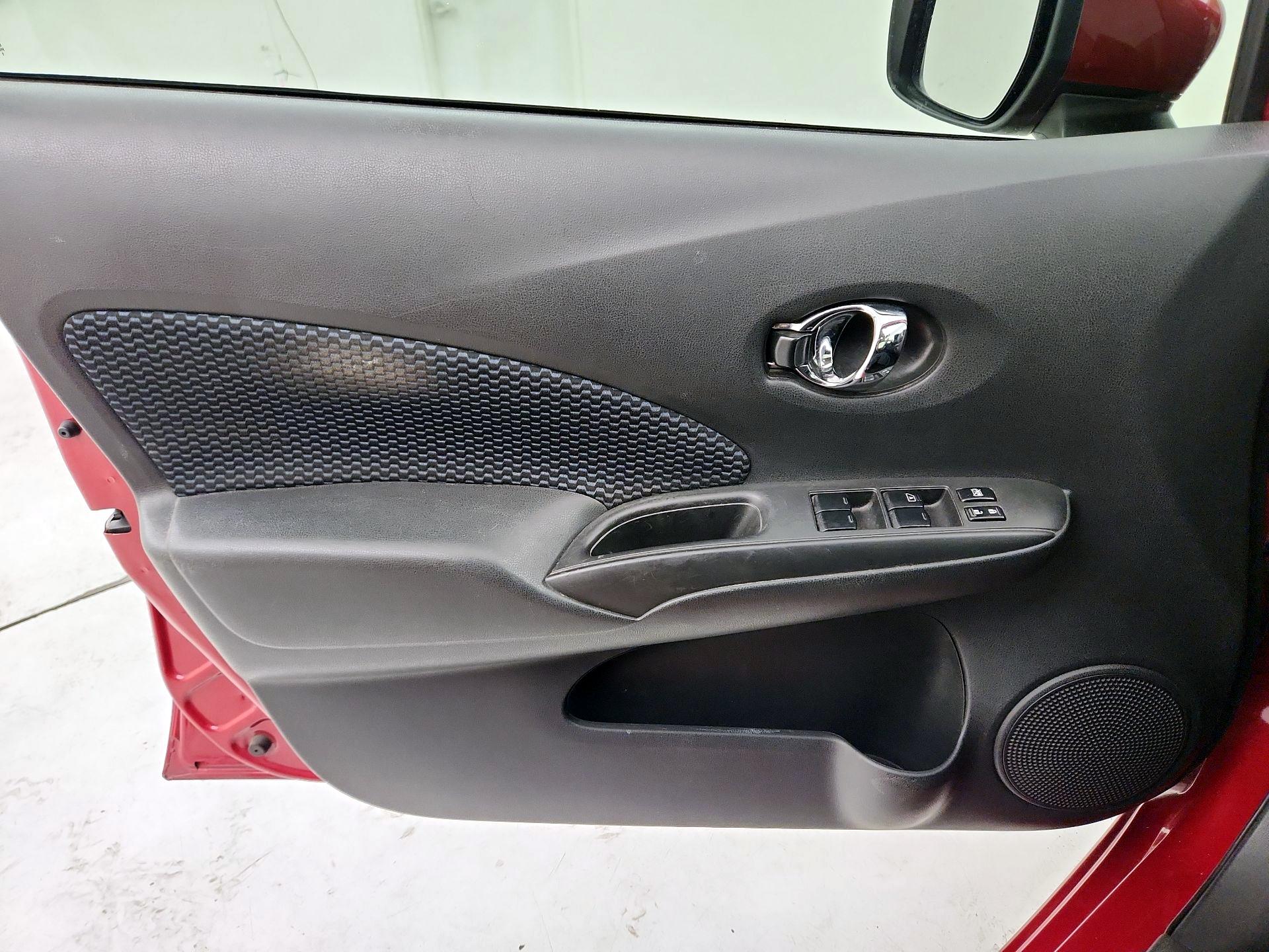 Thumbnail: 2015 Nissan Versa Note - 12