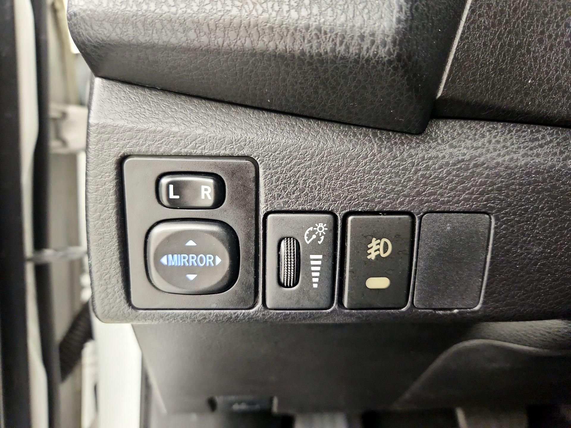 Thumbnail: 2014 Toyota Corolla - 13