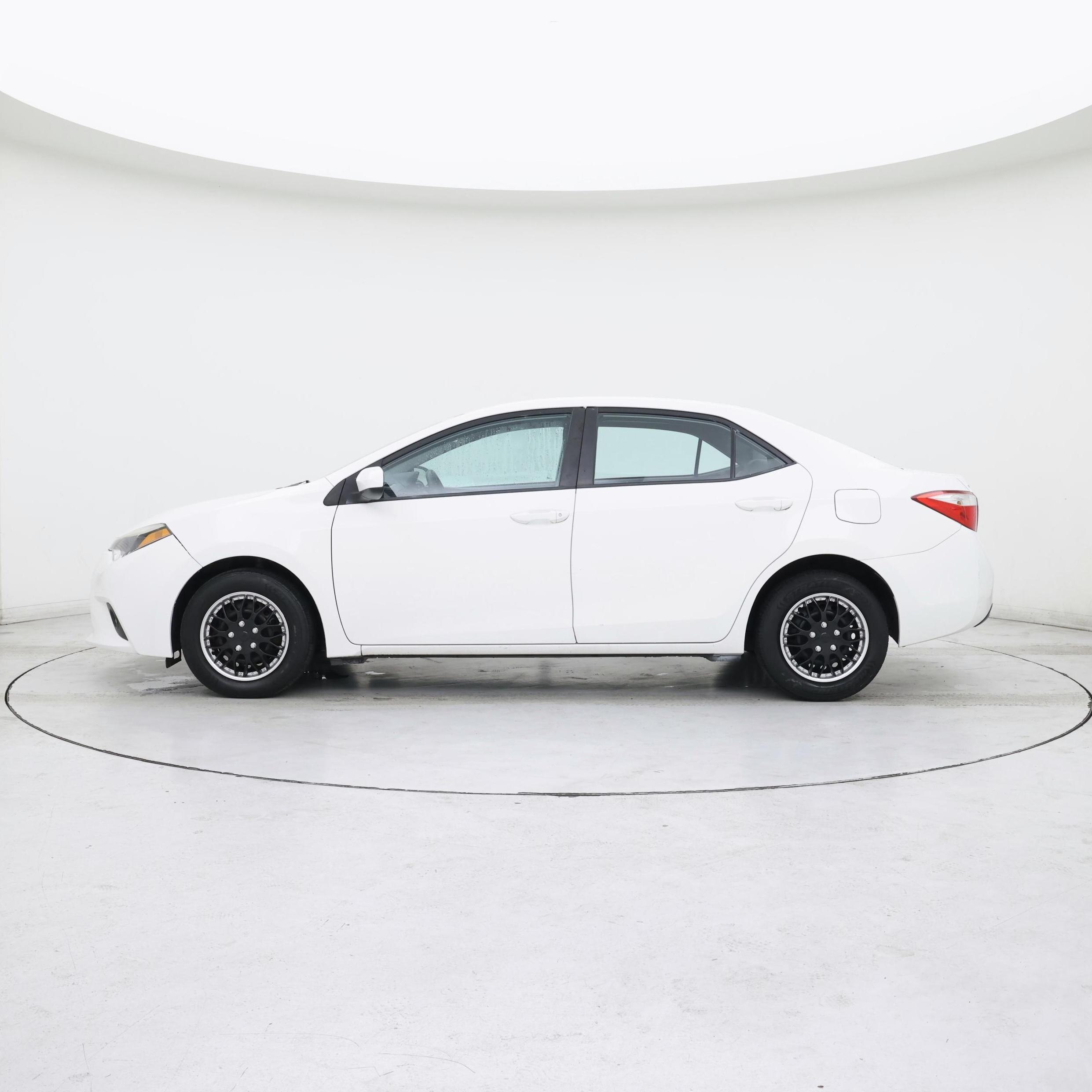 Thumbnail: 2014 Toyota Corolla - 3