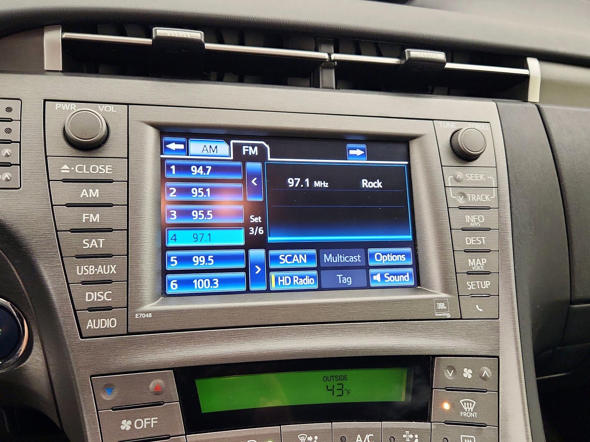 Thumbnail: 2015 Toyota Prius - 16