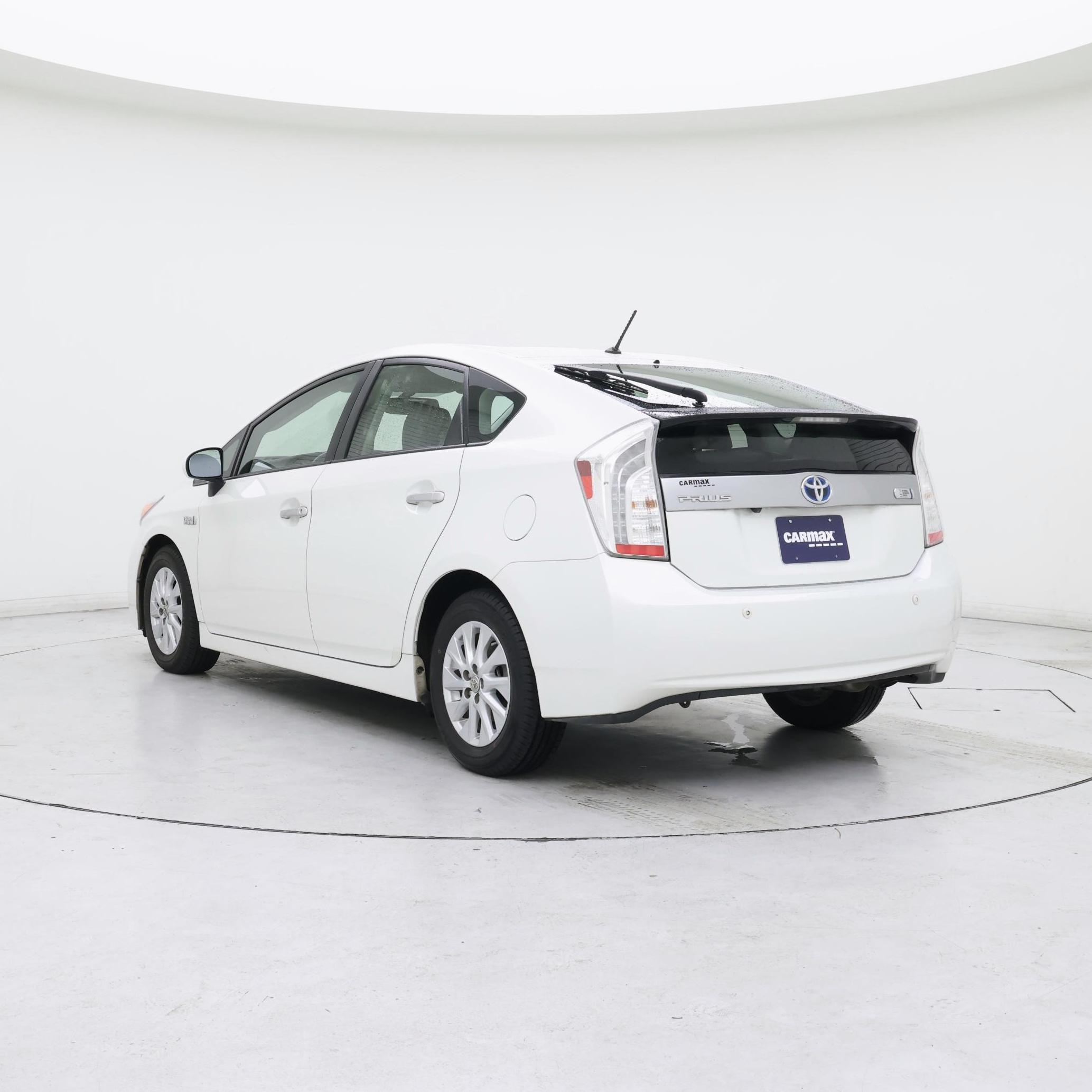 Thumbnail: 2015 Toyota Prius - 2