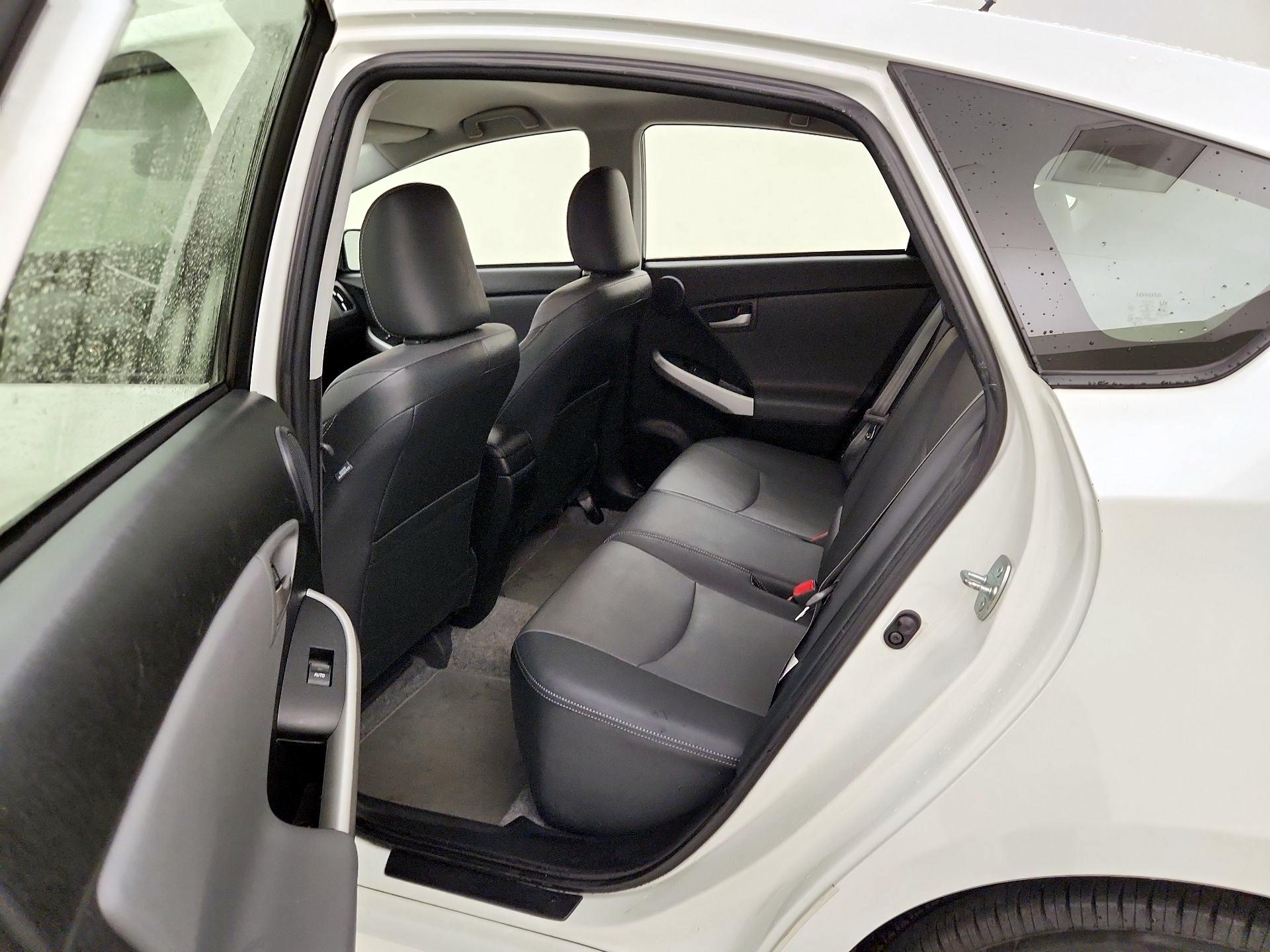 Thumbnail: 2015 Toyota Prius - 20