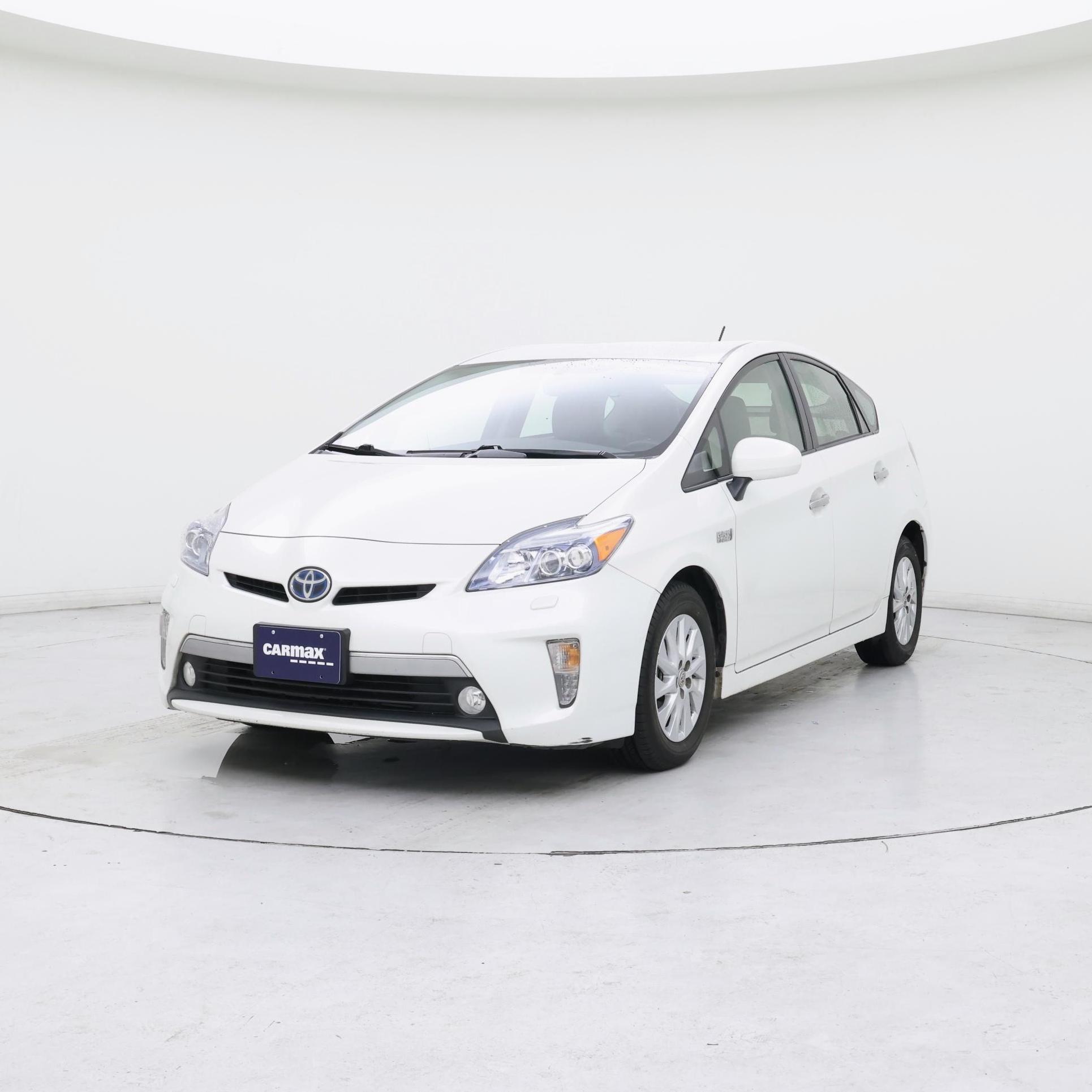 Thumbnail: 2015 Toyota Prius - 4