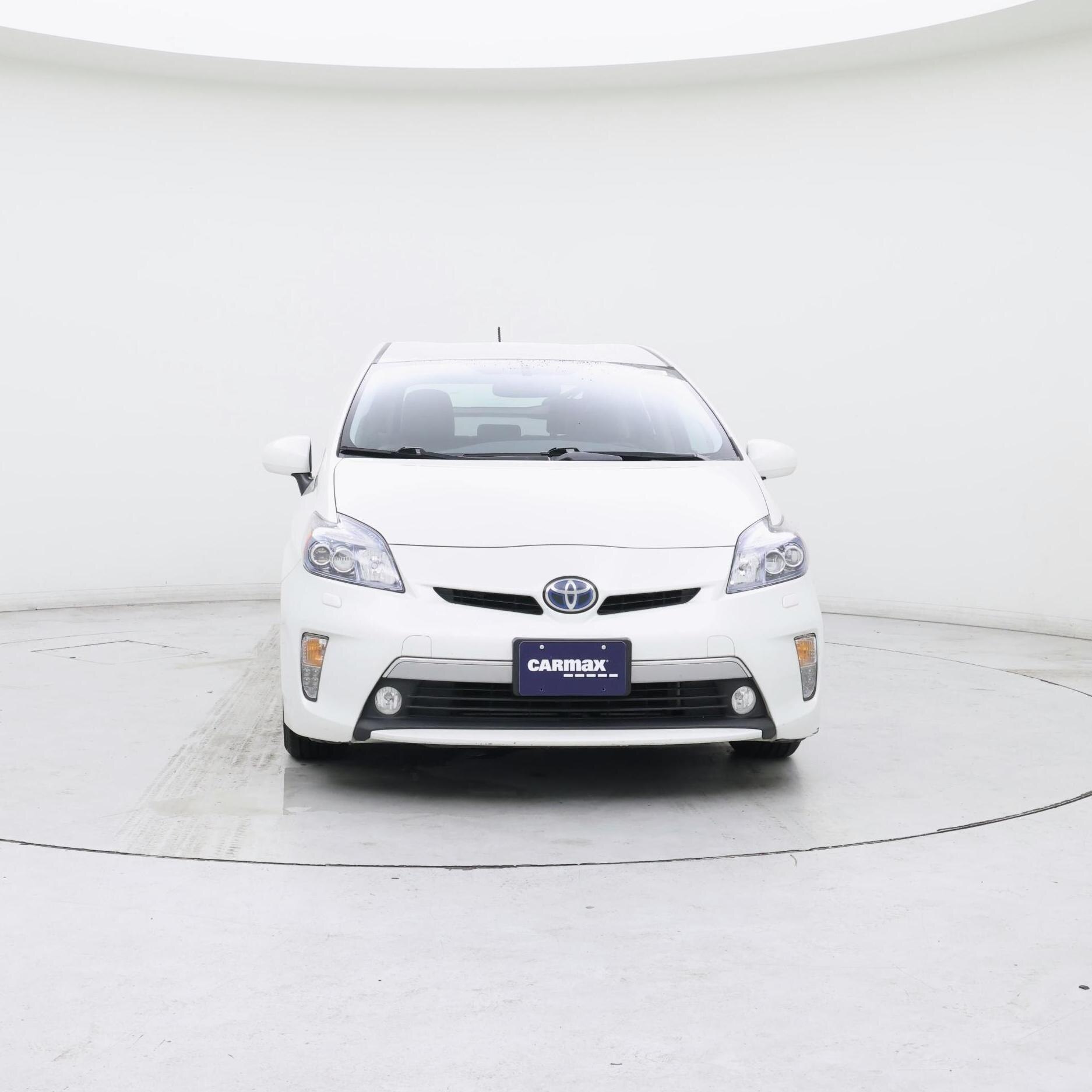 Thumbnail: 2015 Toyota Prius - 5
