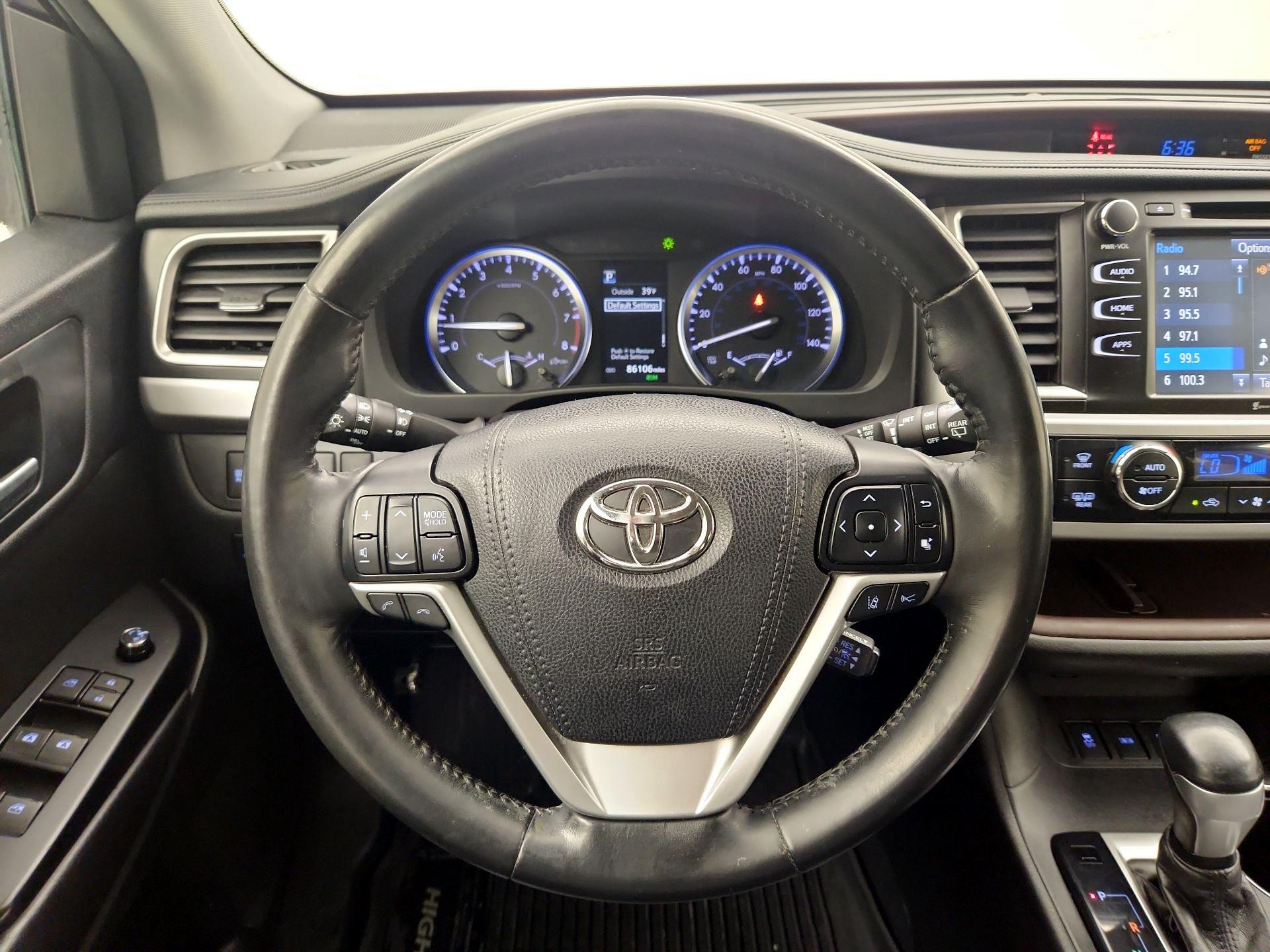 Thumbnail: 2017 Toyota Highlander - 10