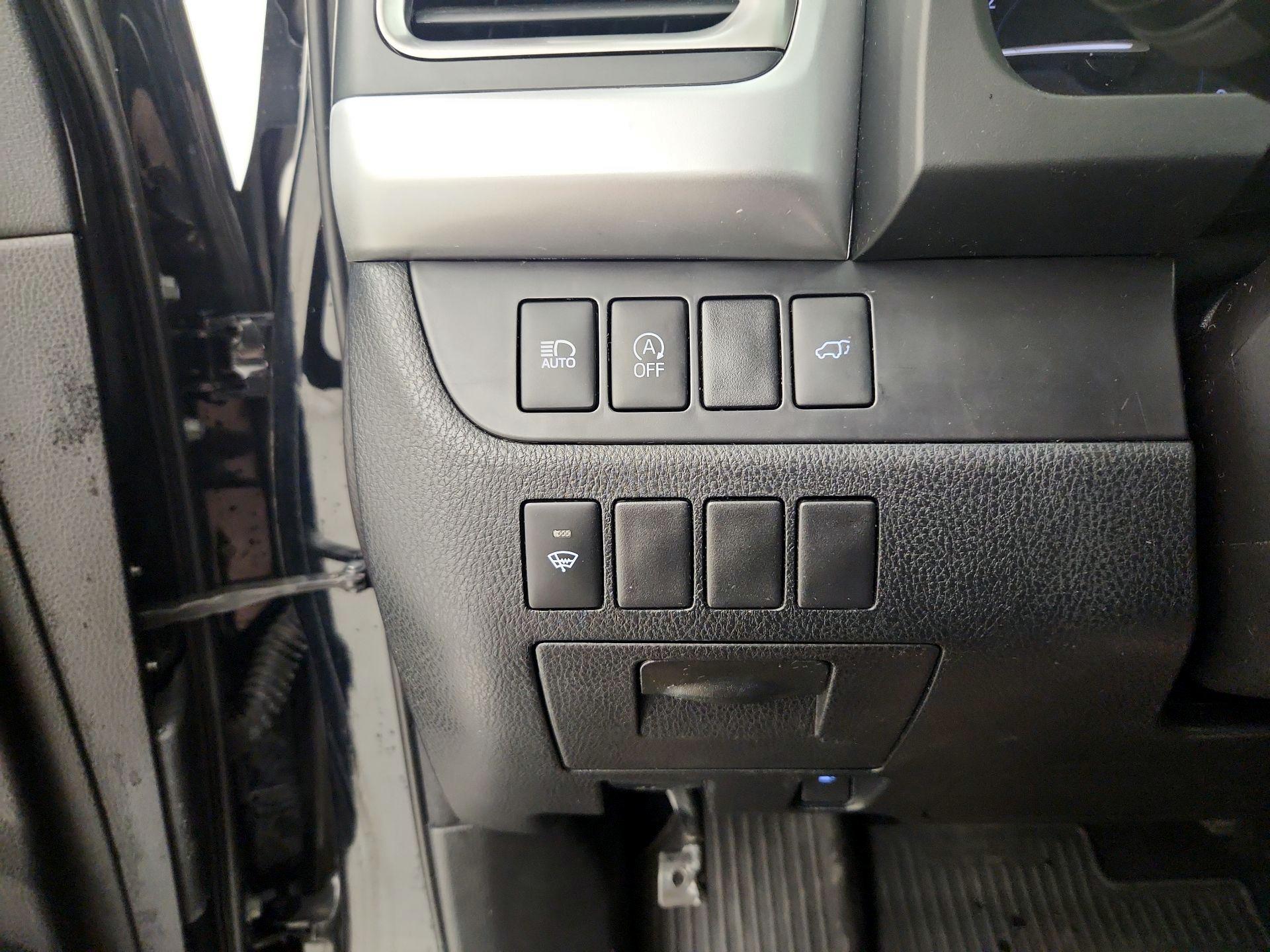 Thumbnail: 2017 Toyota Highlander - 13