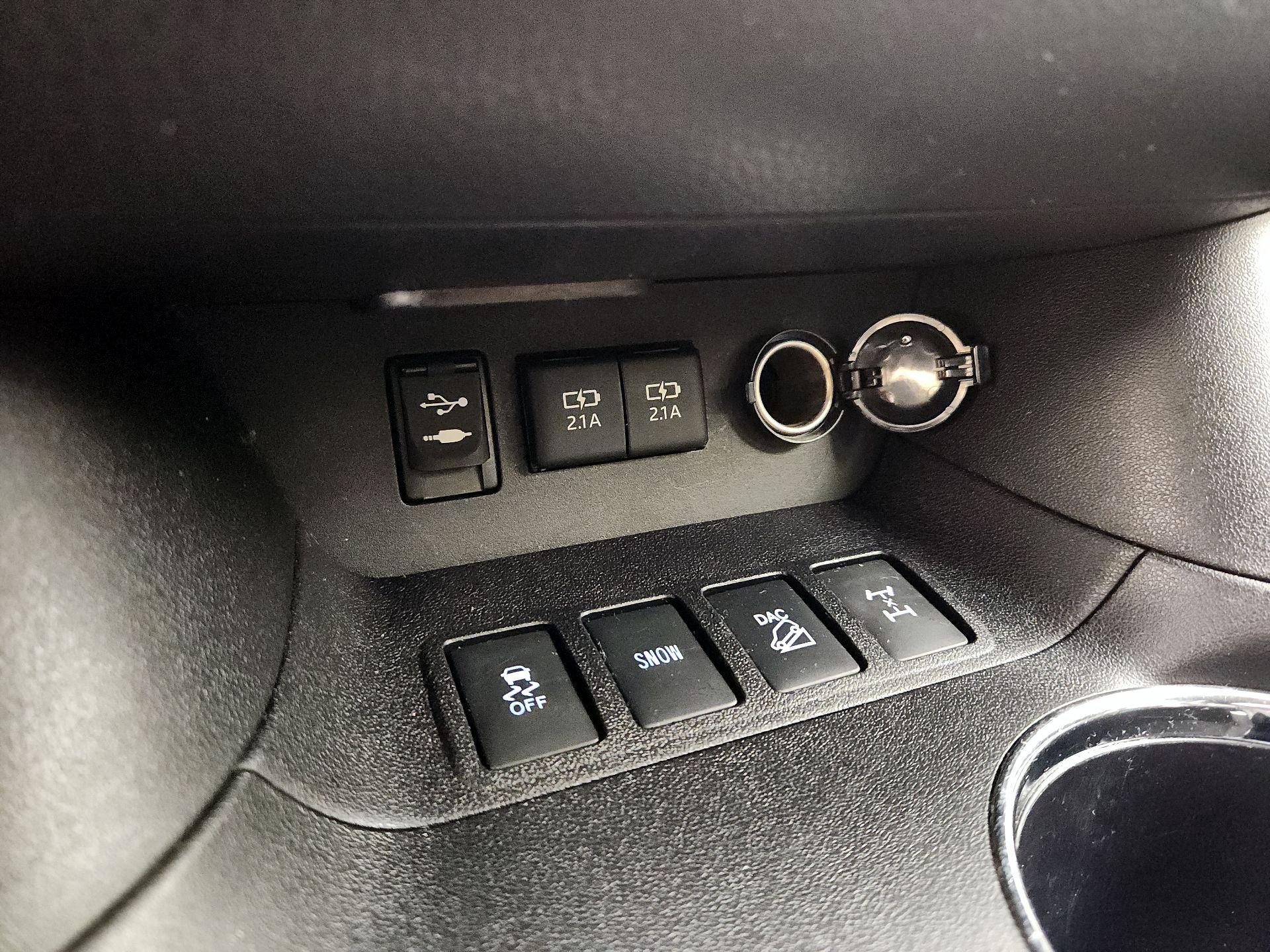 Thumbnail: 2017 Toyota Highlander - 19