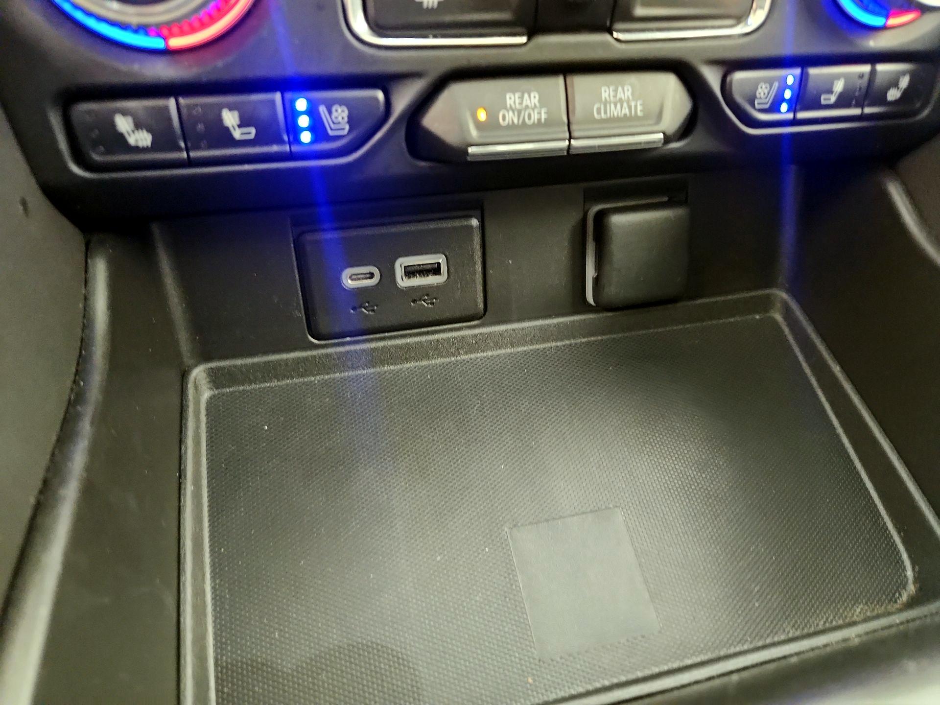 Thumbnail: 2023 GMC Yukon - 18