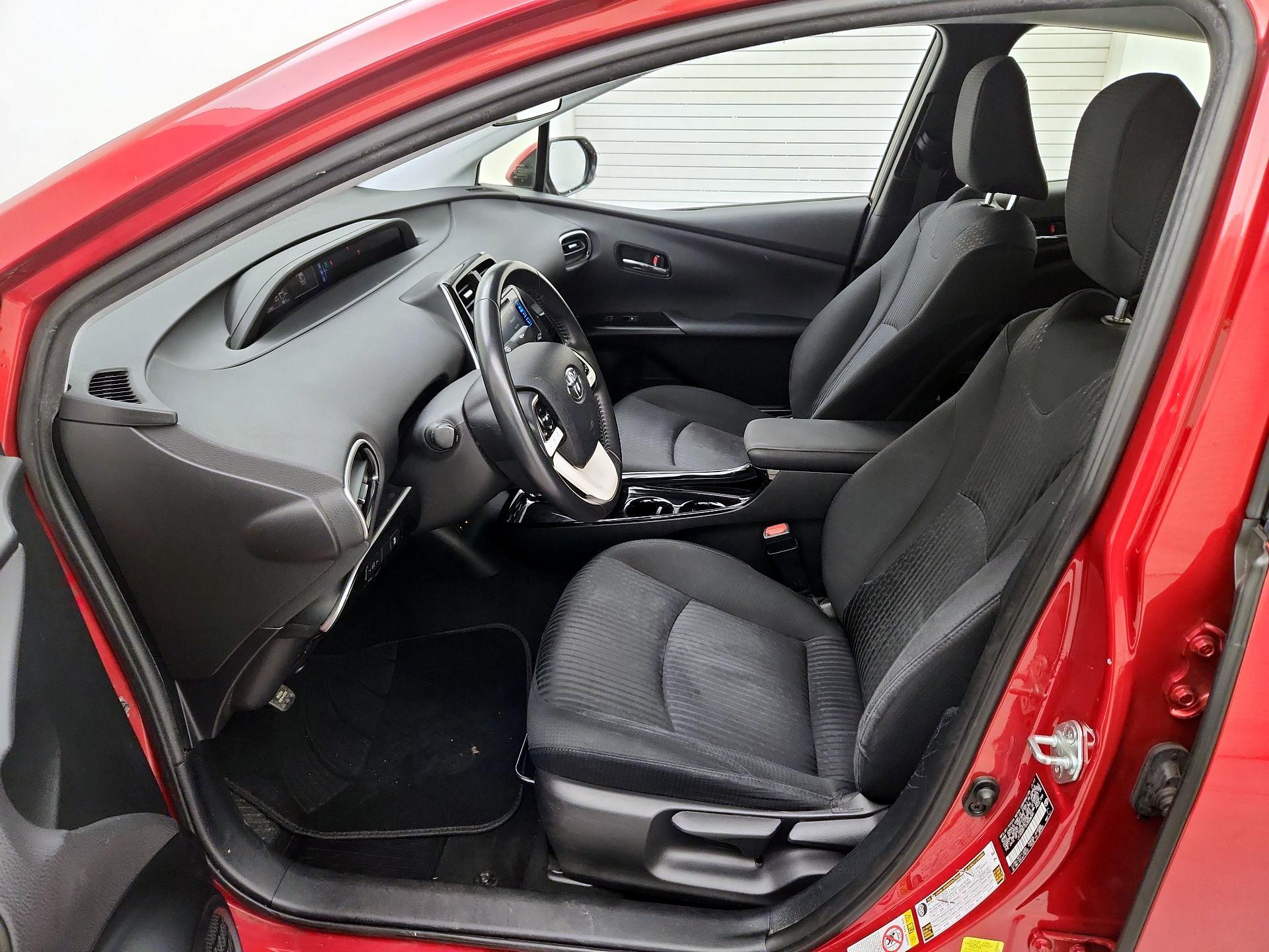 Thumbnail: 2017 Toyota Prius Prime - 11