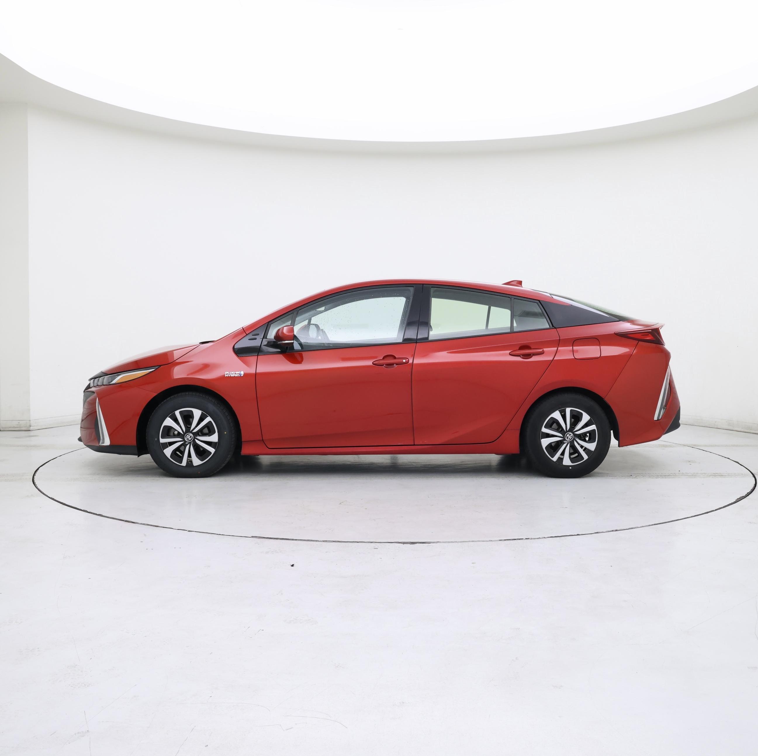Thumbnail: 2017 Toyota Prius Prime - 3
