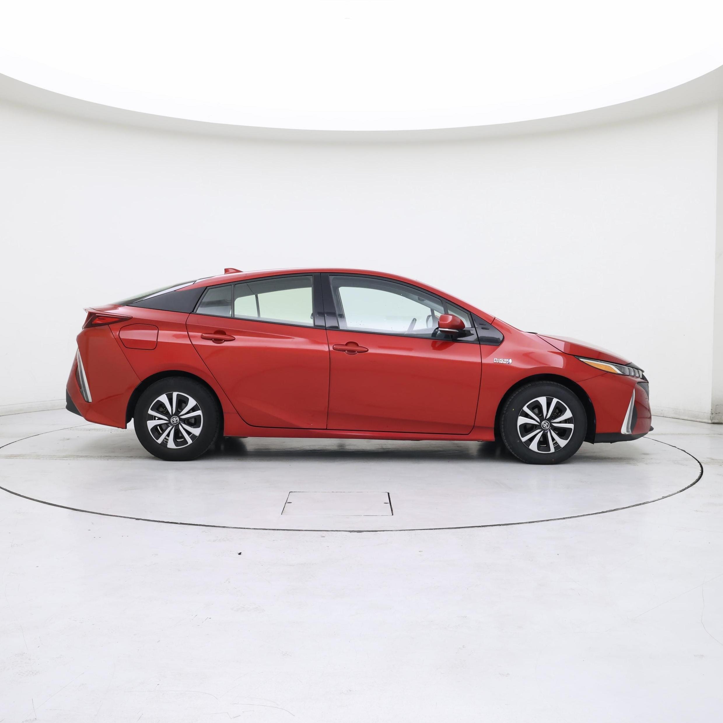 Thumbnail: 2017 Toyota Prius Prime - 7