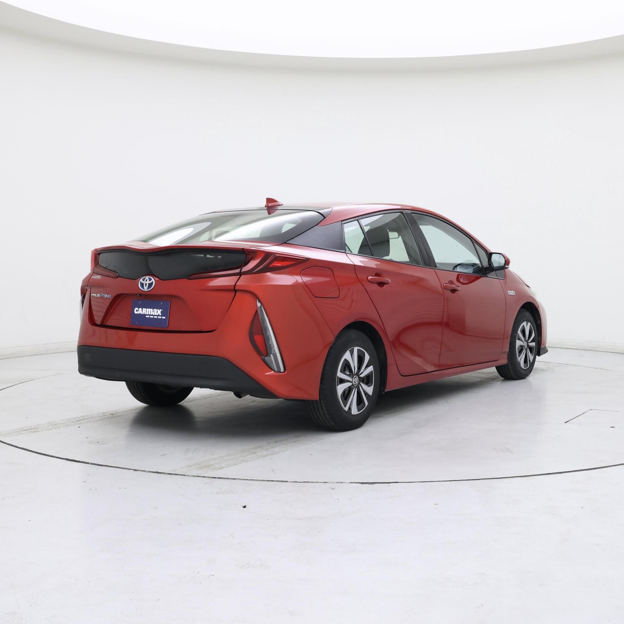 Thumbnail: 2017 Toyota Prius Prime - 8