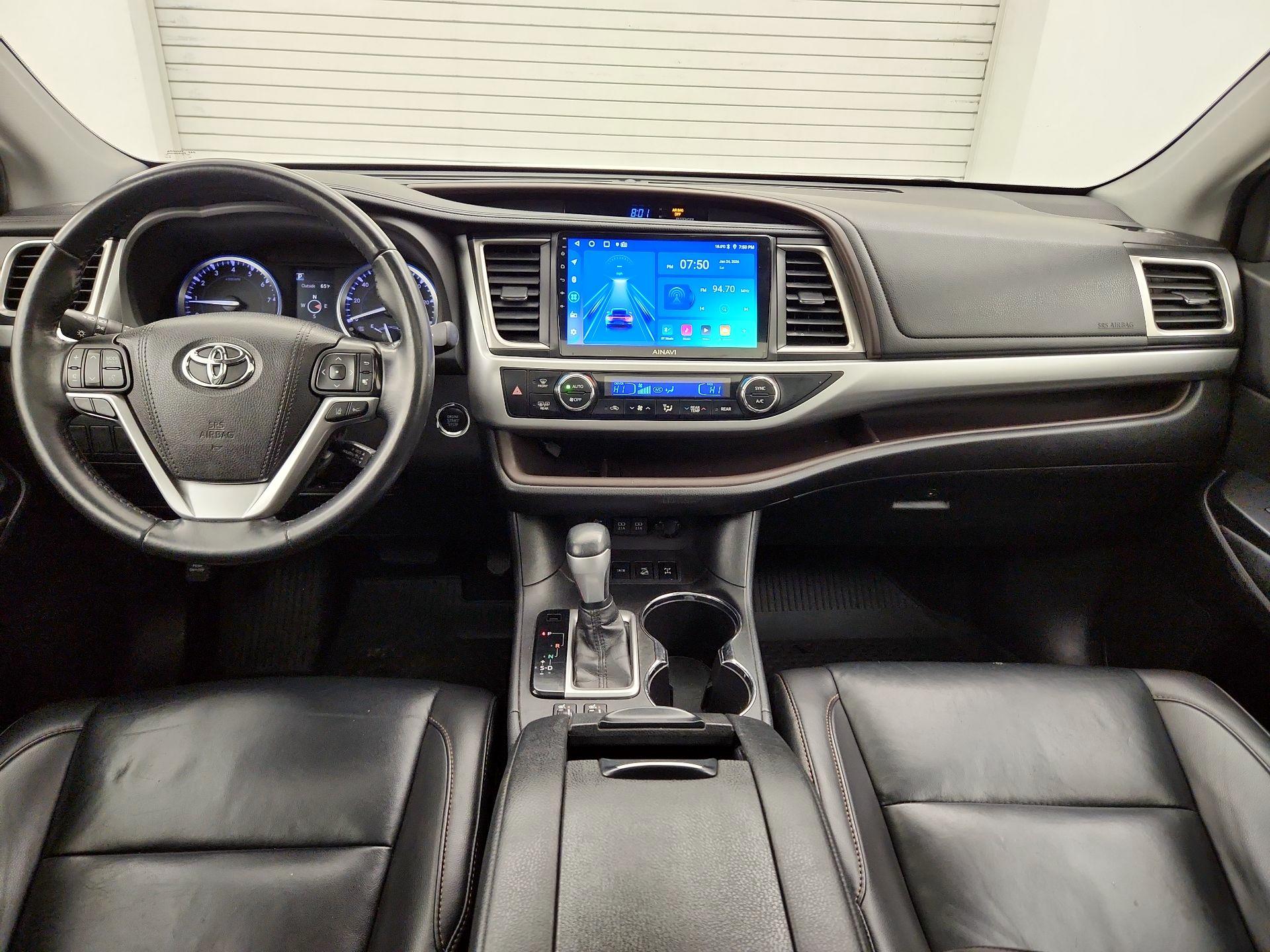 Thumbnail: 2019 Toyota Highlander - 9