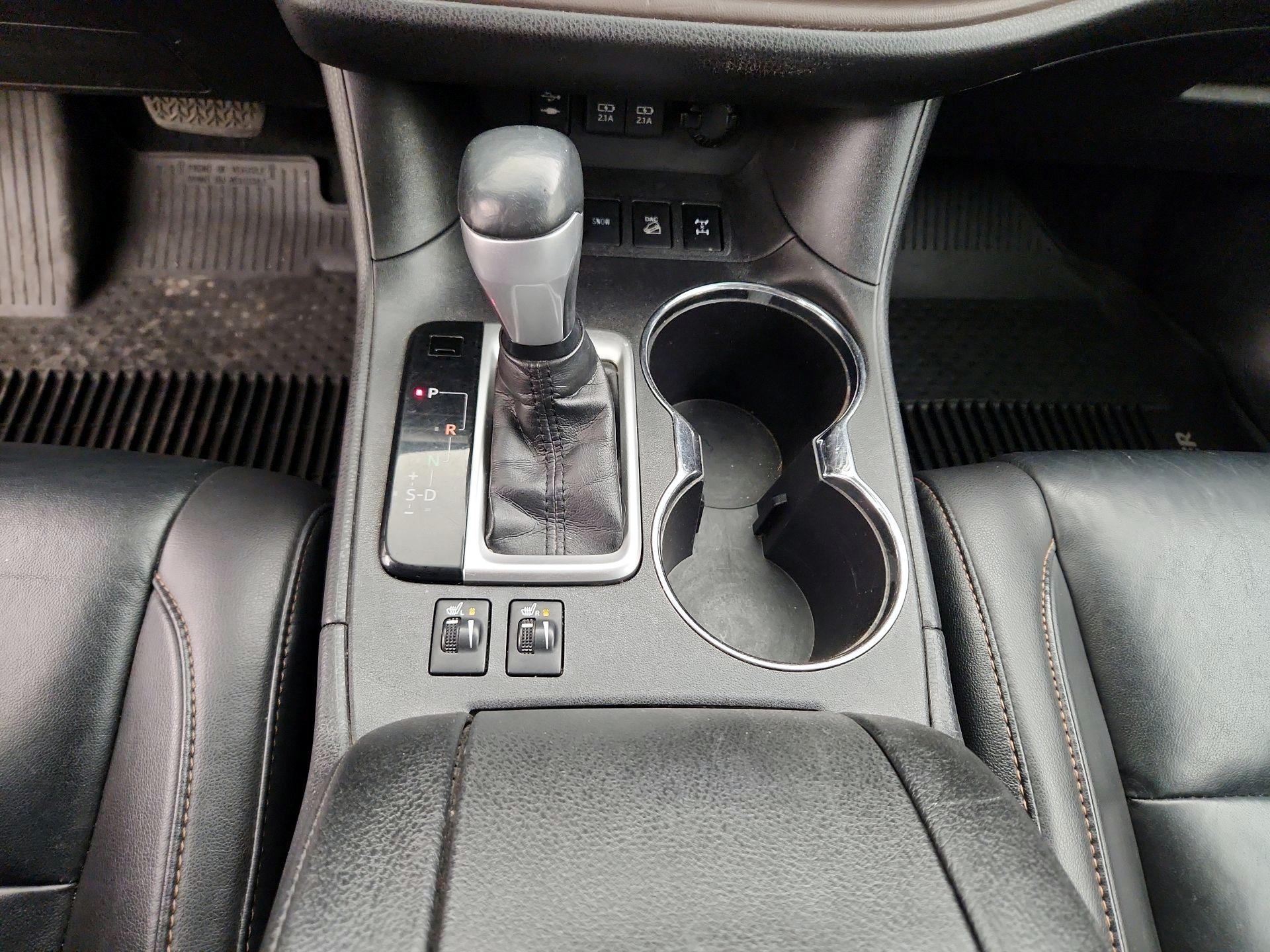 Thumbnail: 2019 Toyota Highlander - 17