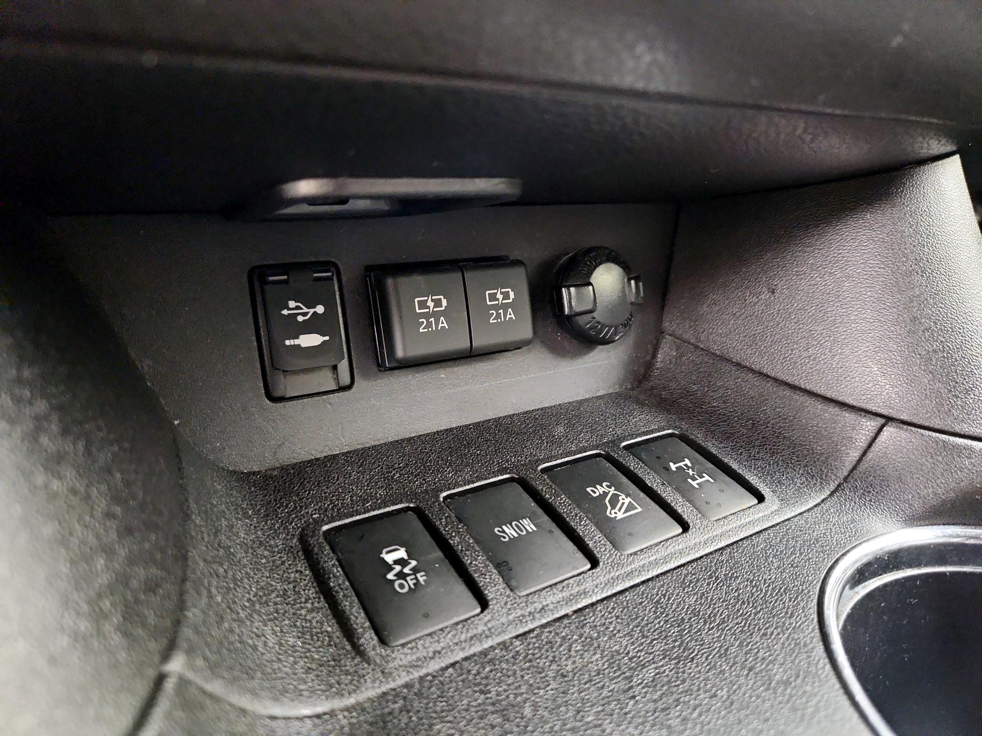 Thumbnail: 2019 Toyota Highlander - 18