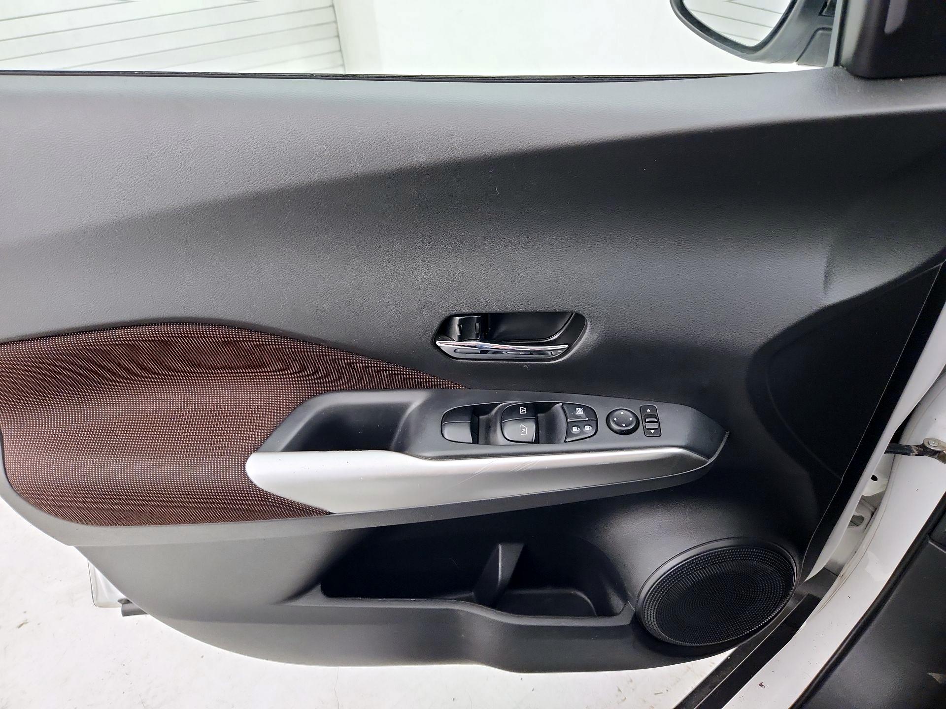 Thumbnail: 2018 Nissan Kicks - 12