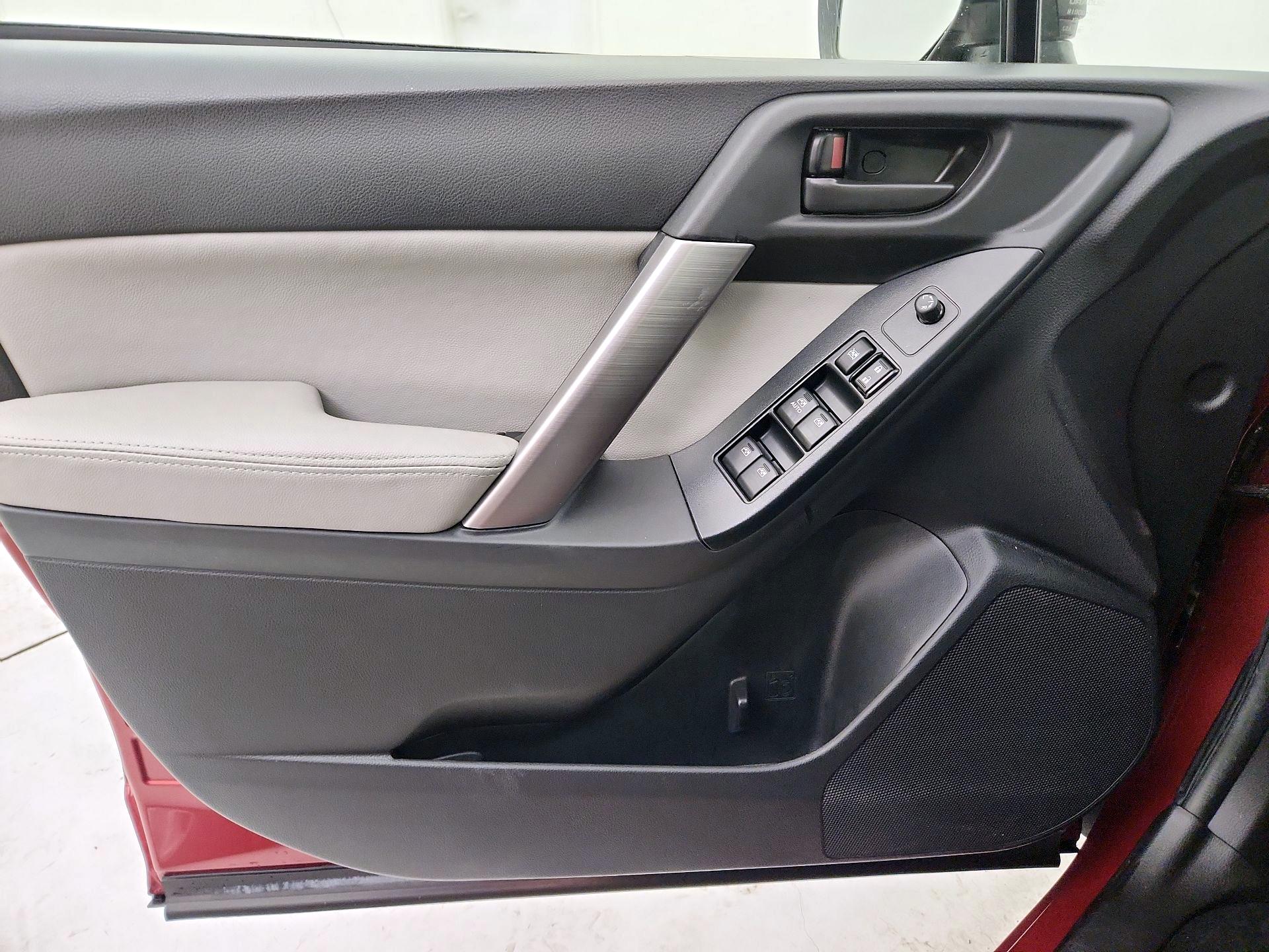 Thumbnail: 2015 Subaru Forester - 12