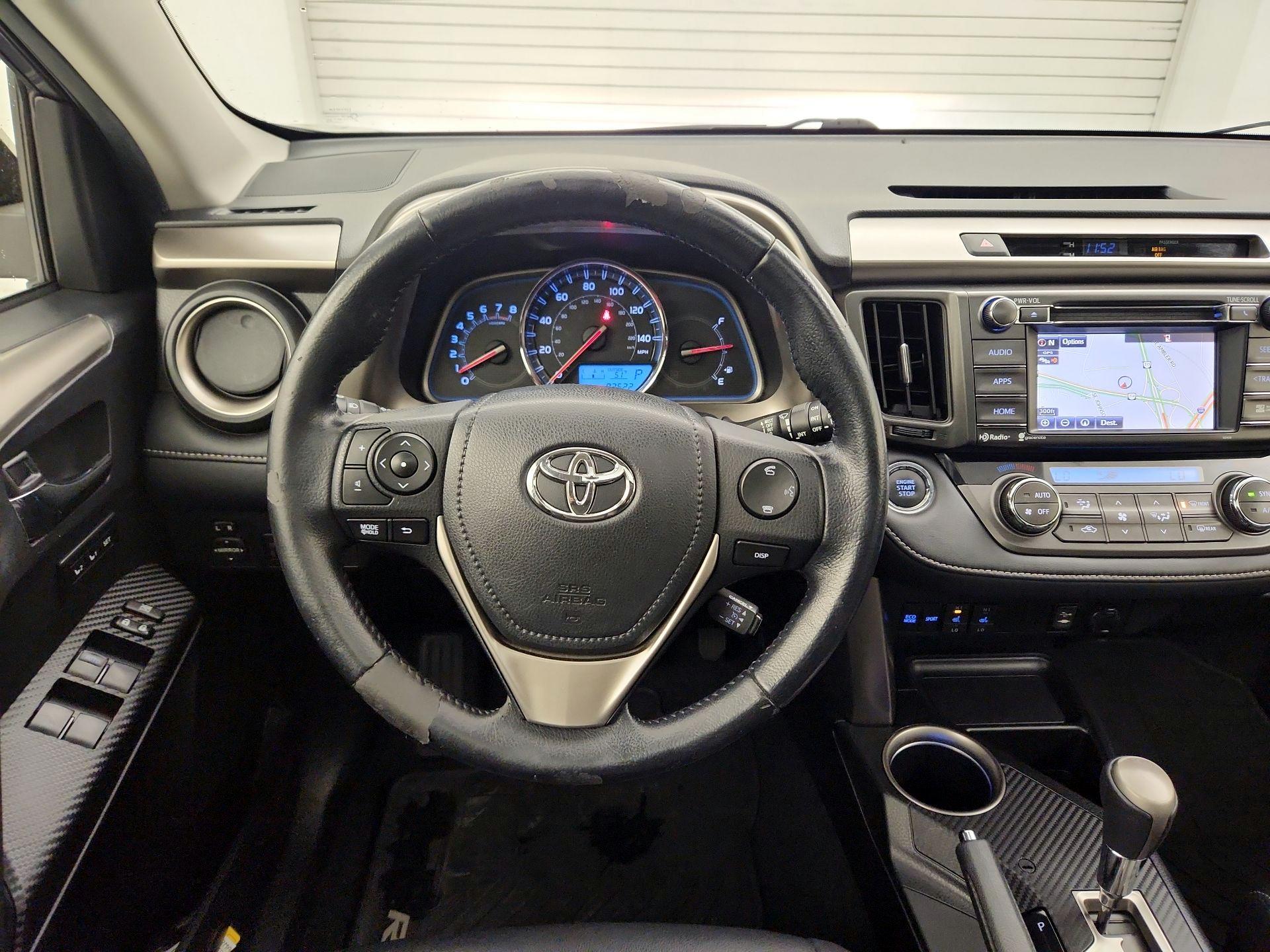 Thumbnail: 2015 Toyota RAV4 - 10