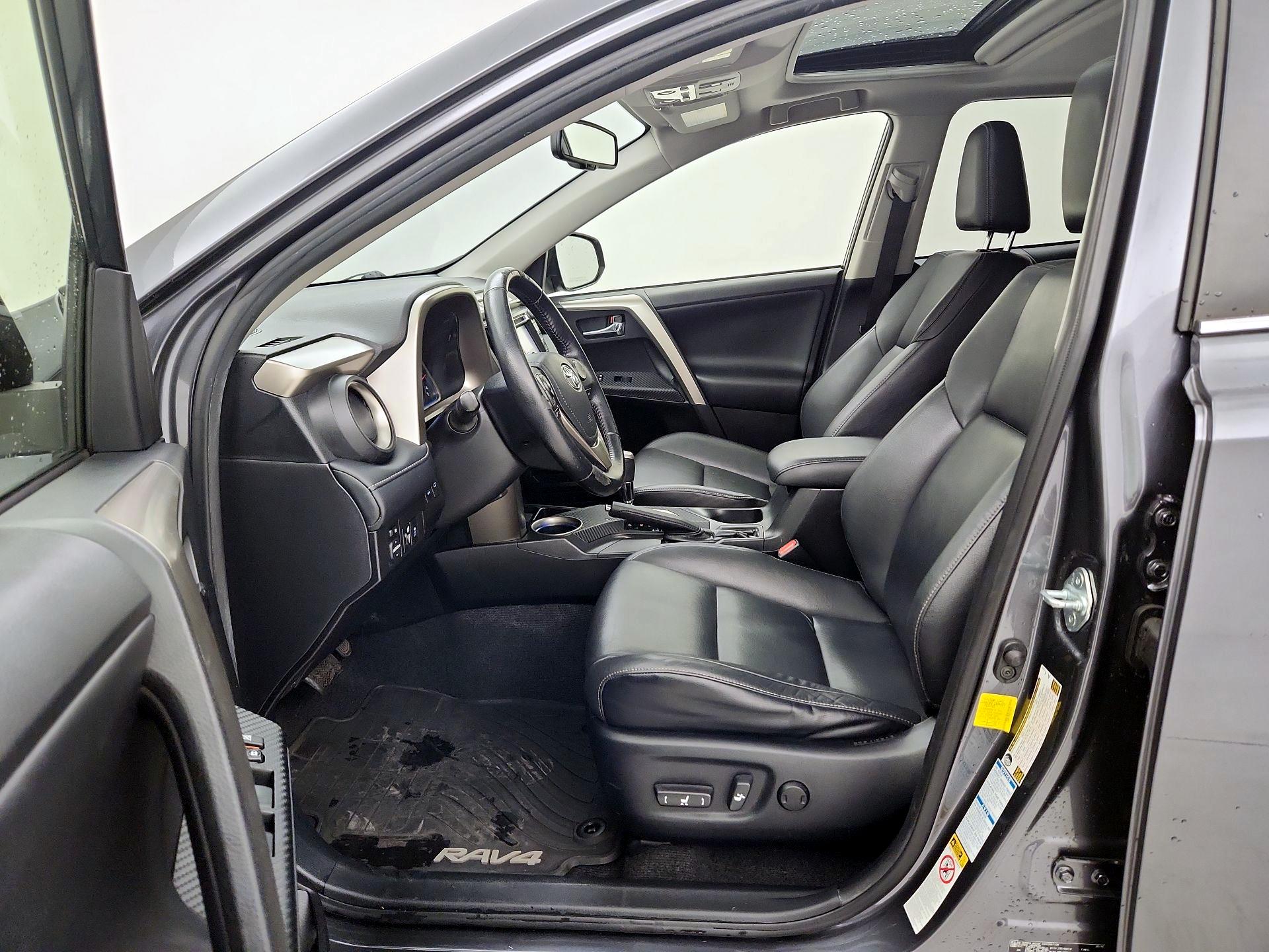 Thumbnail: 2015 Toyota RAV4 - 11