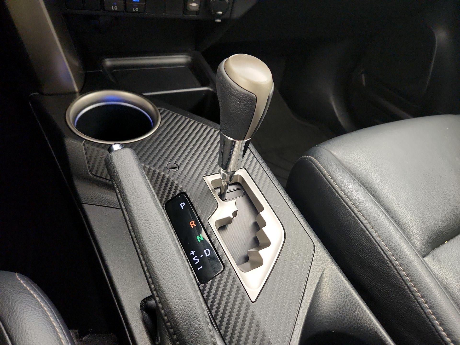 Thumbnail: 2015 Toyota RAV4 - 18