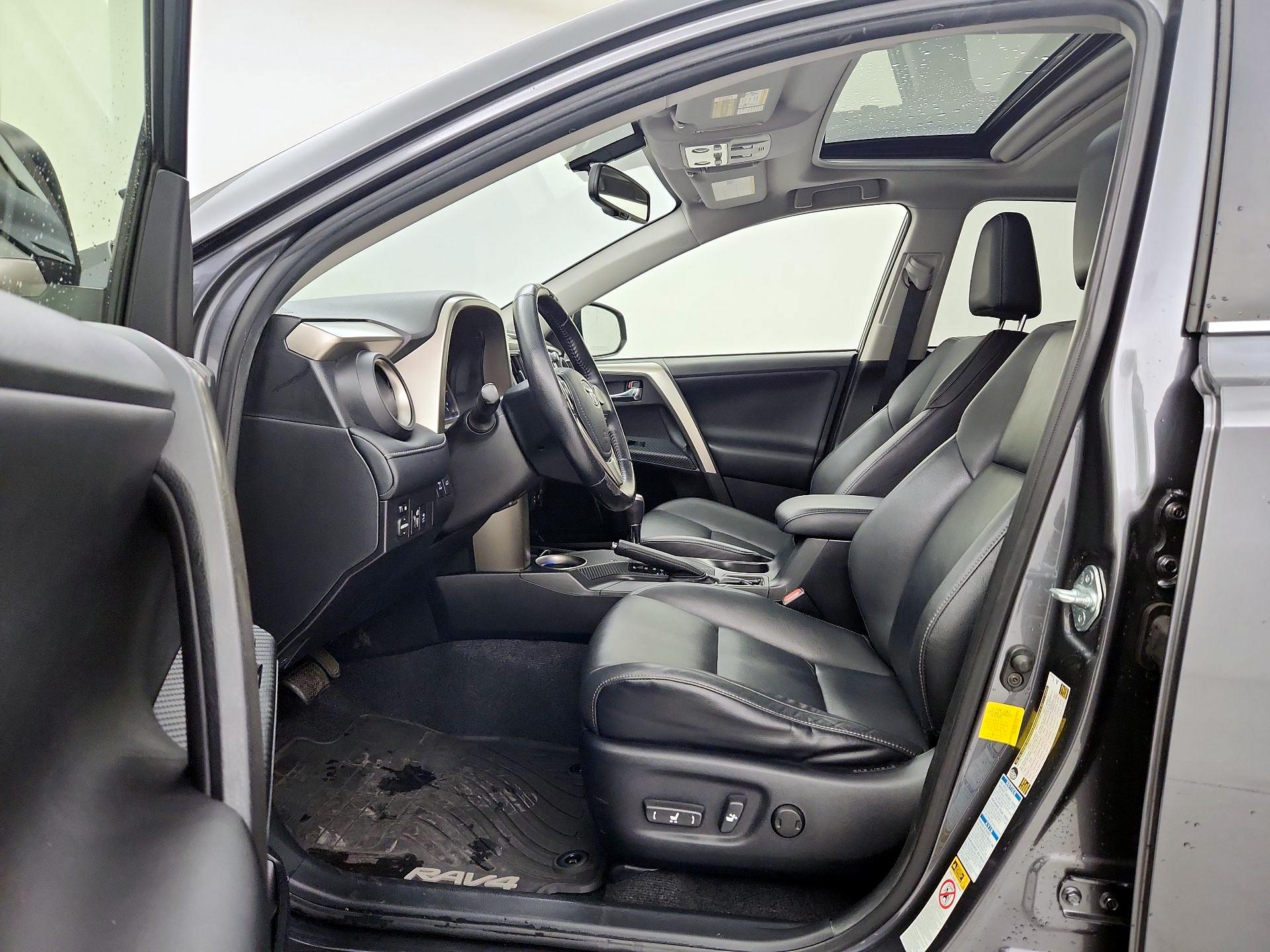 Thumbnail: 2015 Toyota RAV4 - 20