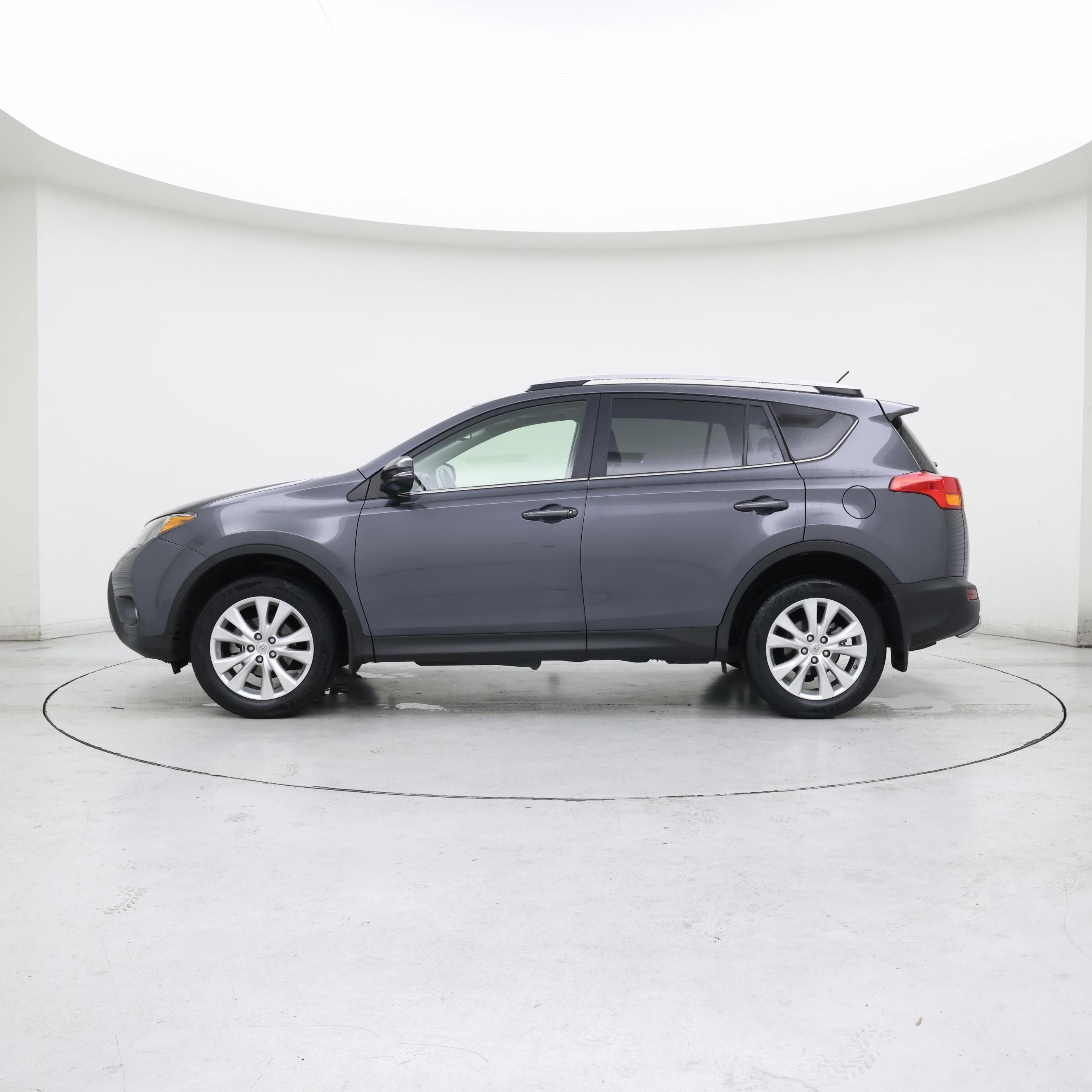 Thumbnail: 2015 Toyota RAV4 - 3