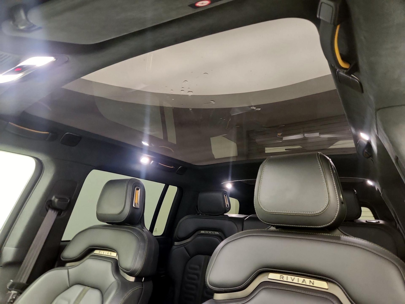 Skylight(s) & Overhead Airbags