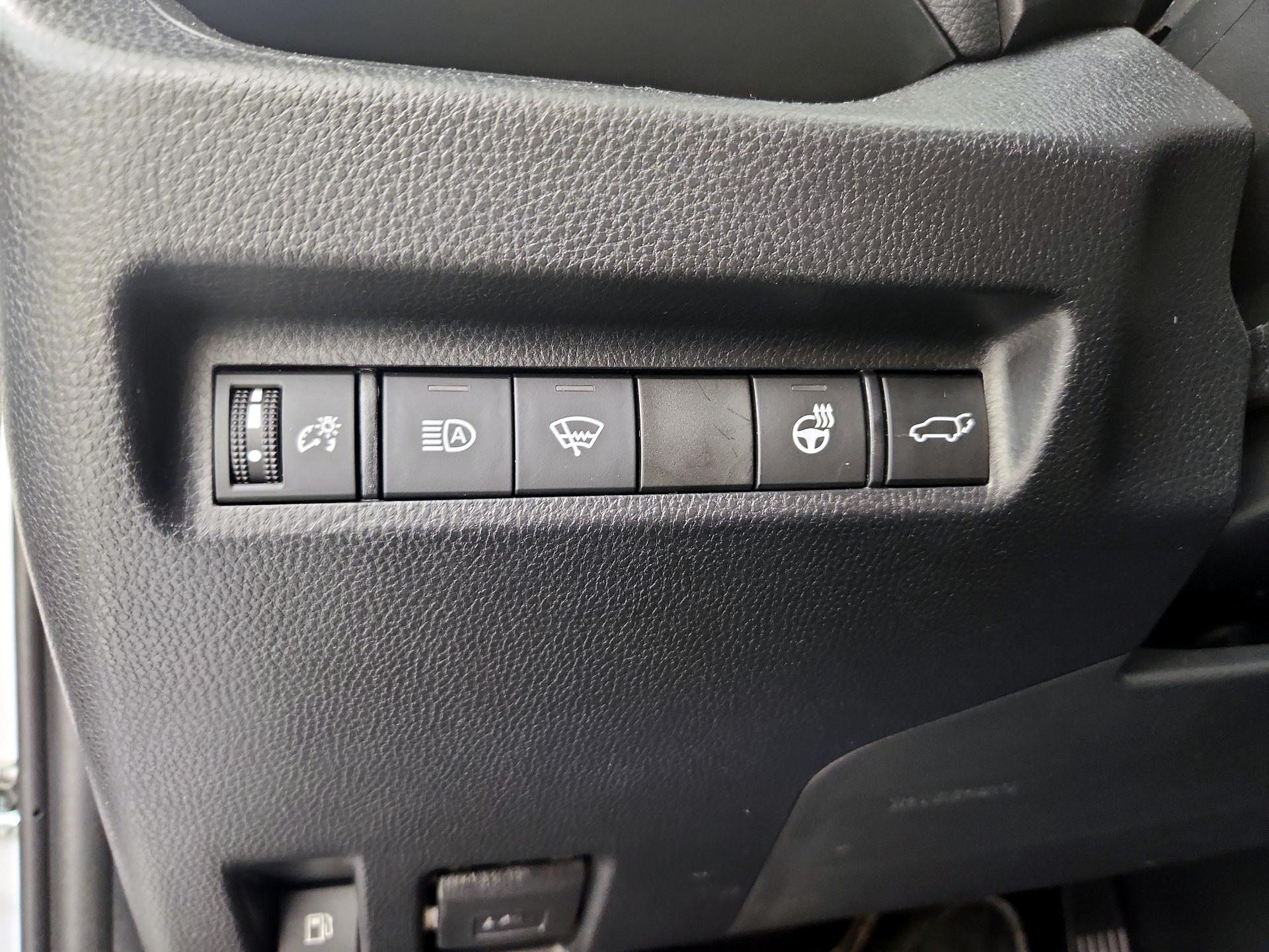 Thumbnail: 2020 Toyota RAV4 - 13