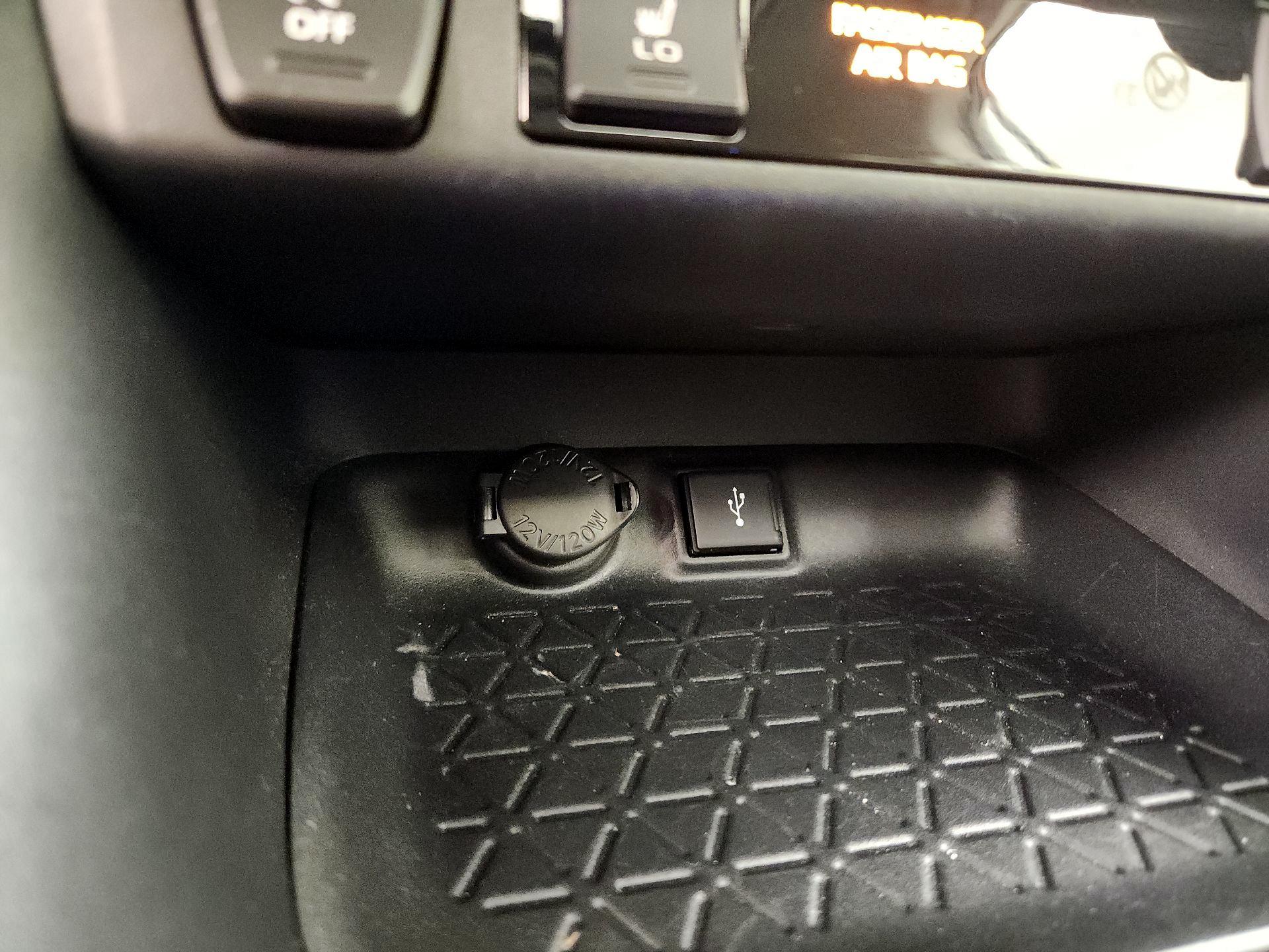 Thumbnail: 2020 Toyota RAV4 - 18