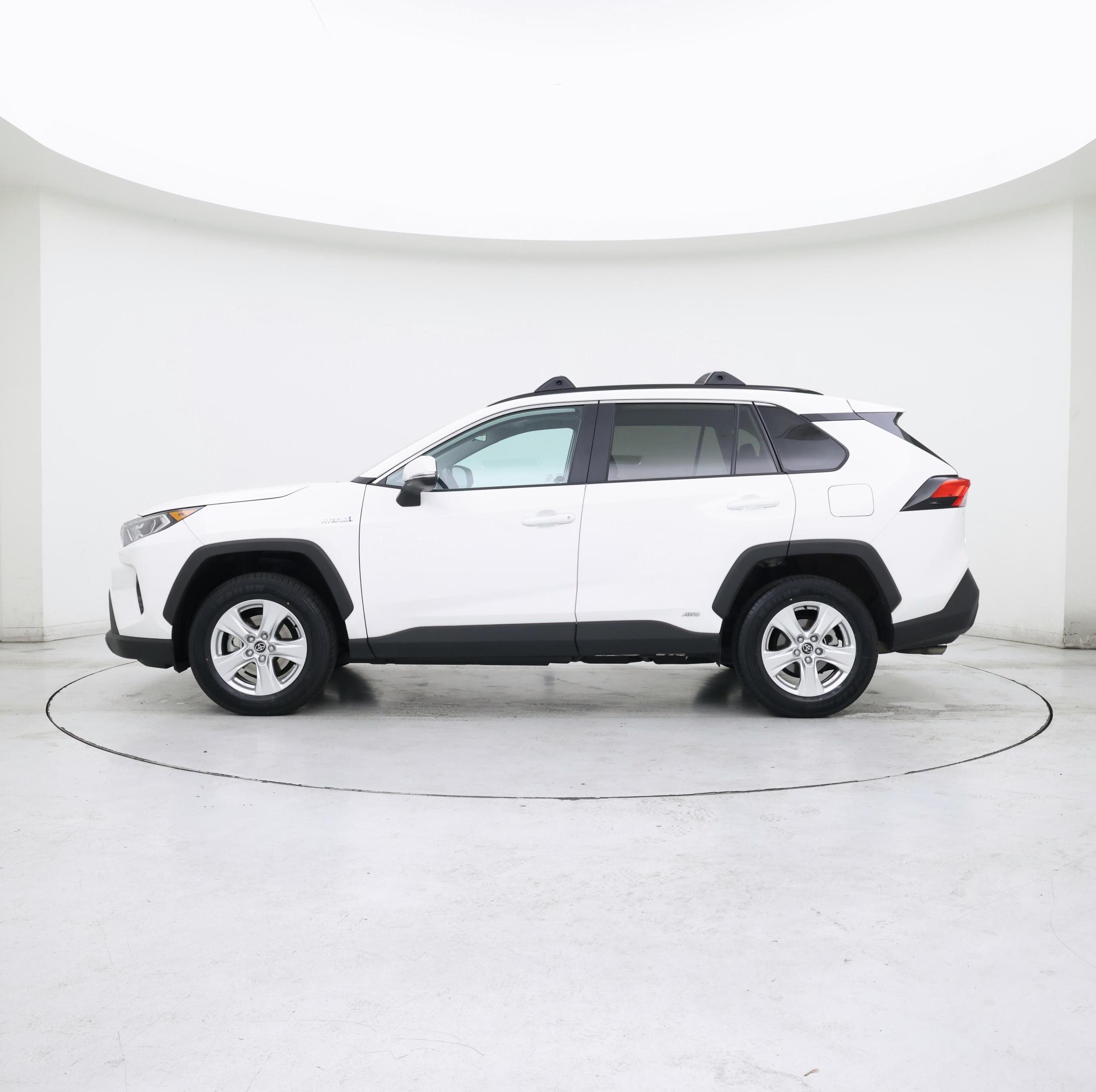 Thumbnail: 2020 Toyota RAV4 - 3