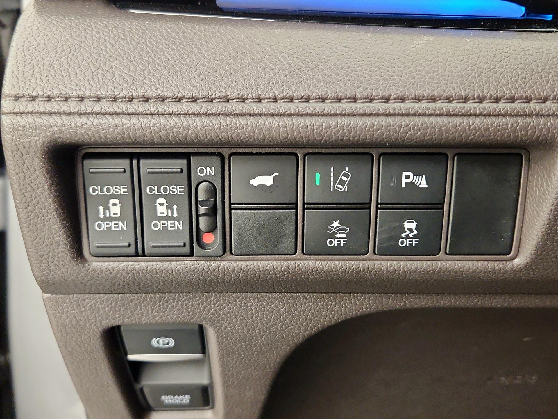 Thumbnail: 2018 Honda Odyssey - 13