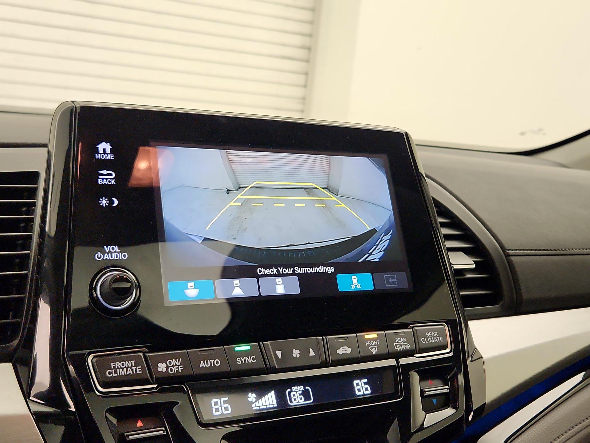 Thumbnail: 2018 Honda Odyssey - 15