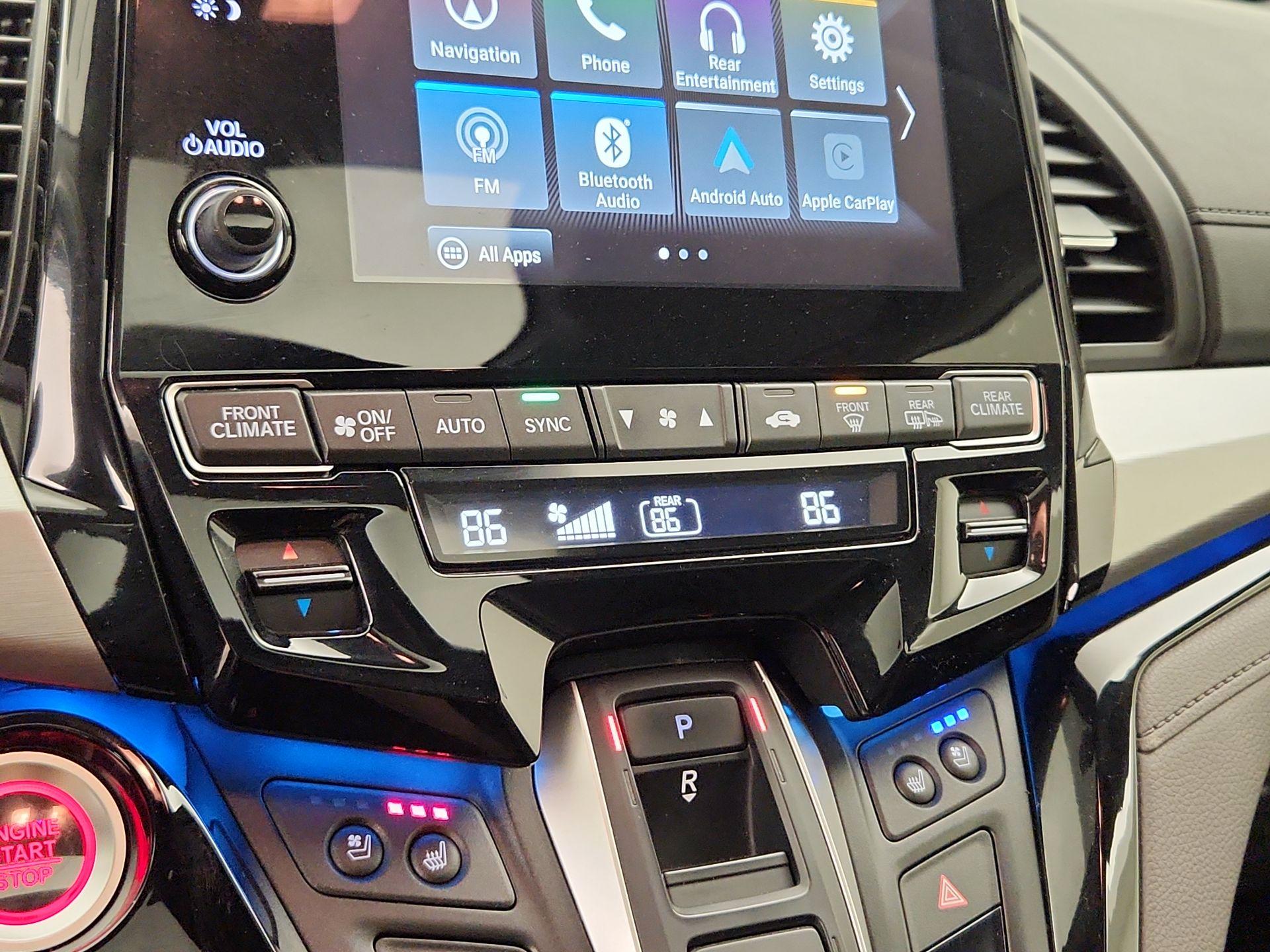 Thumbnail: 2018 Honda Odyssey - 17