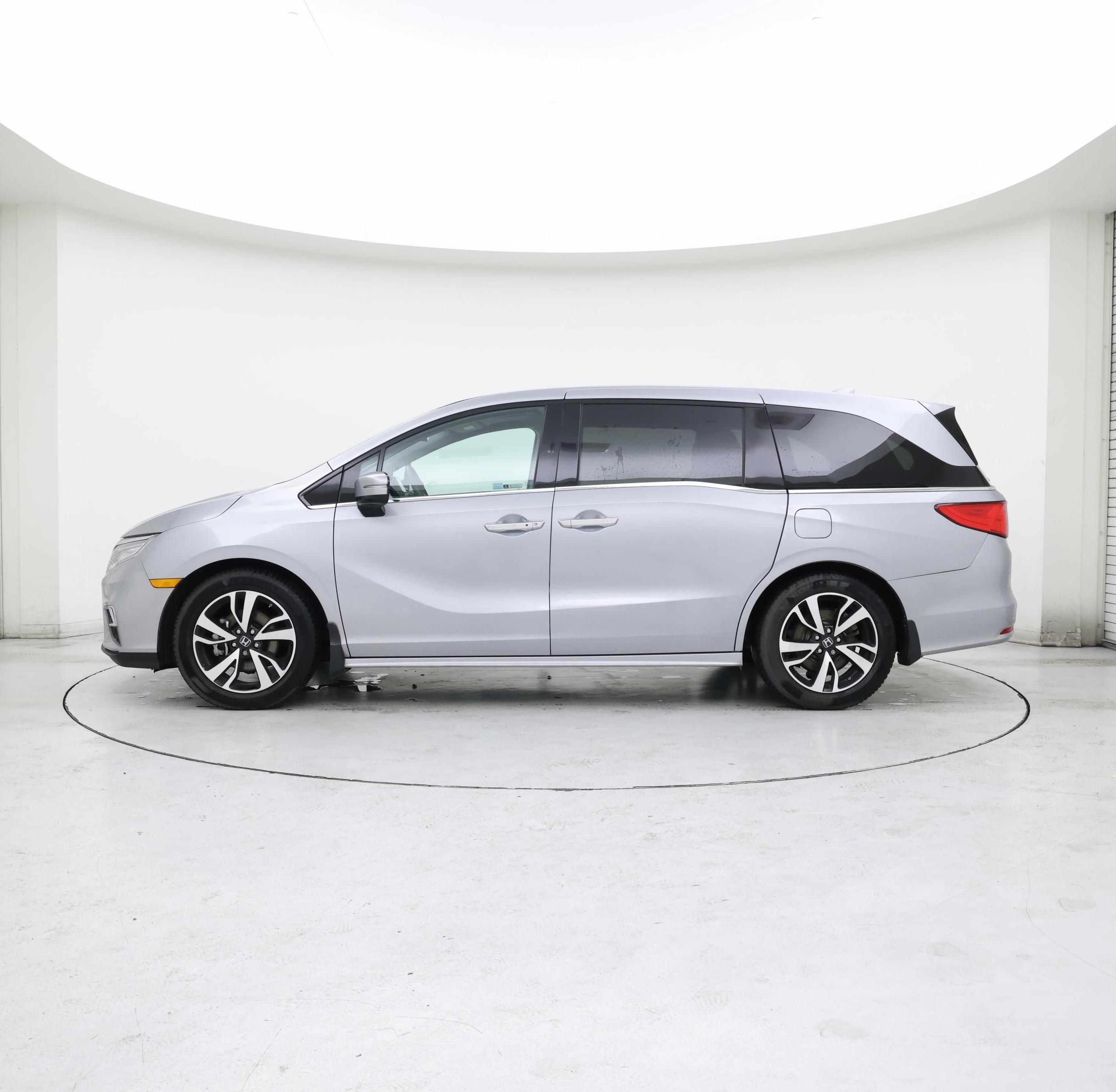 Thumbnail: 2018 Honda Odyssey - 3