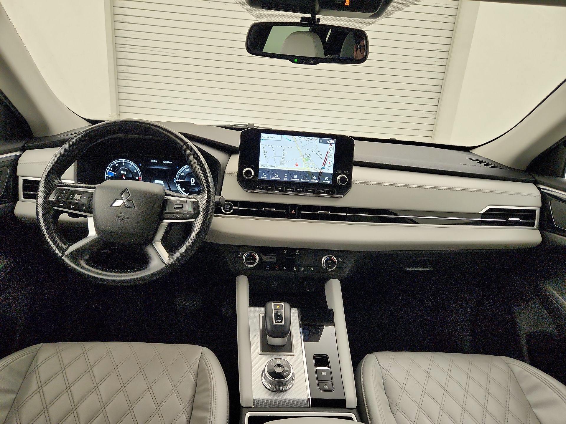 Thumbnail: 2022 Mitsubishi Outlander - 9