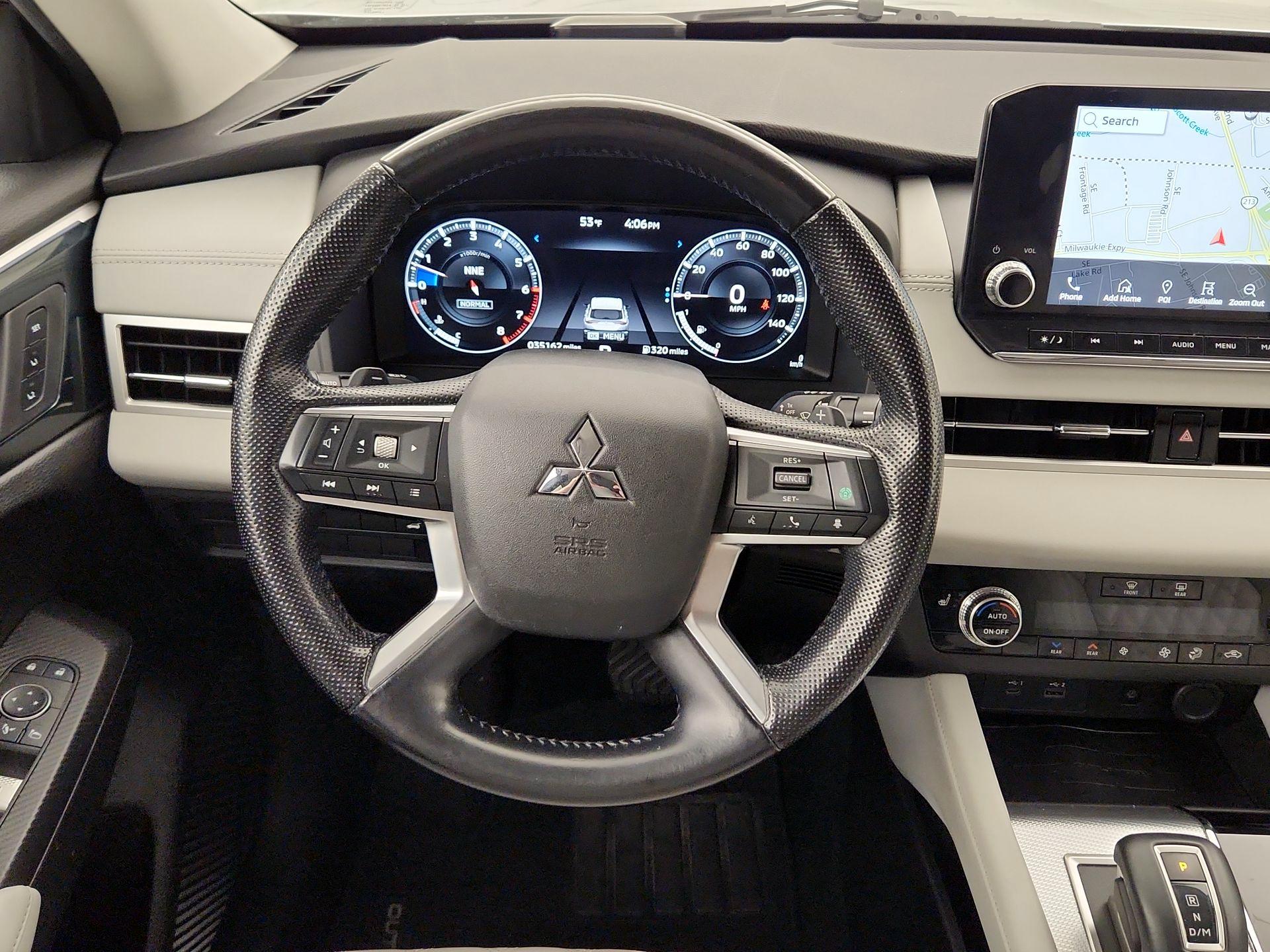 Thumbnail: 2022 Mitsubishi Outlander - 10