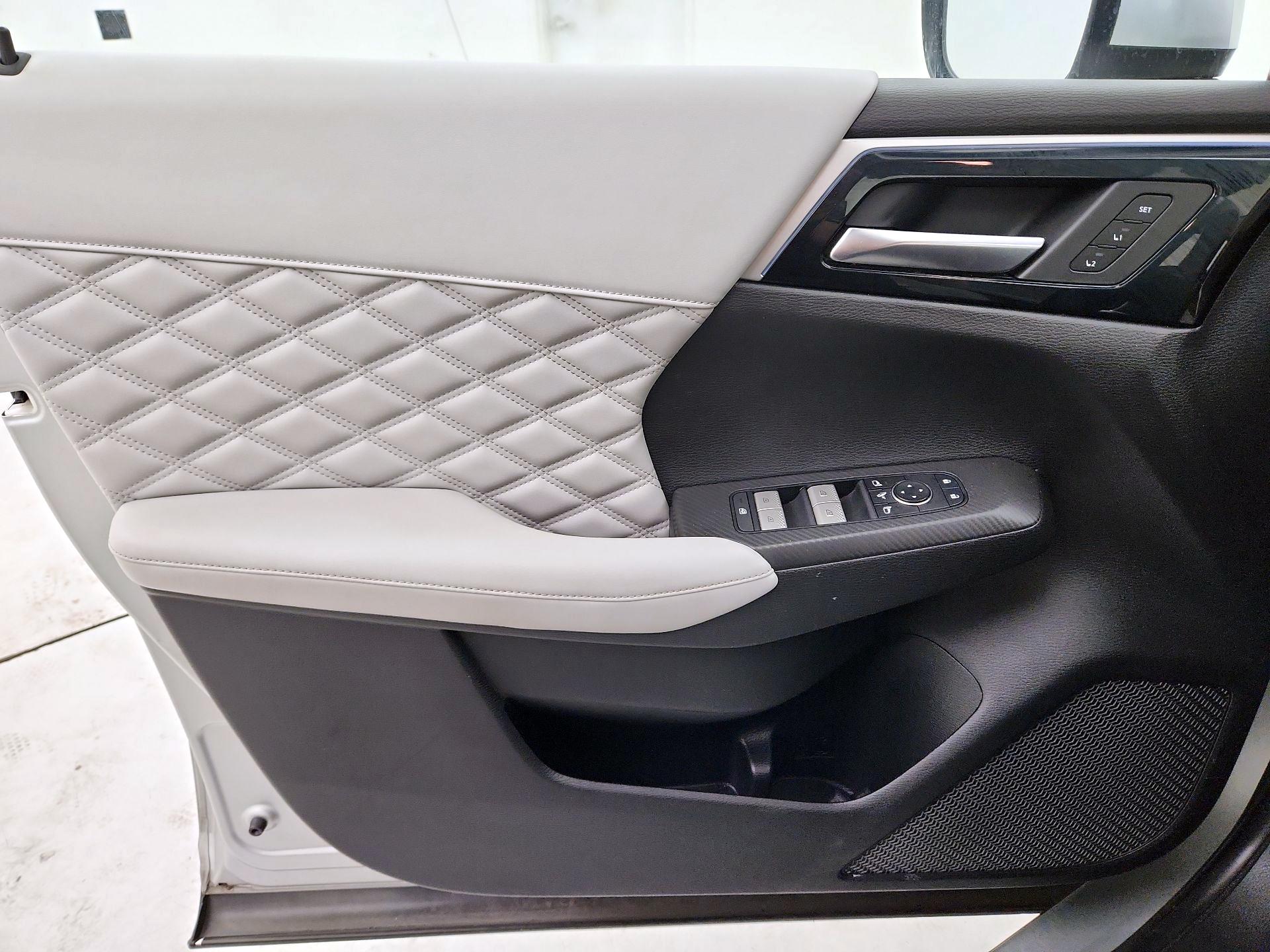 Thumbnail: 2022 Mitsubishi Outlander - 12