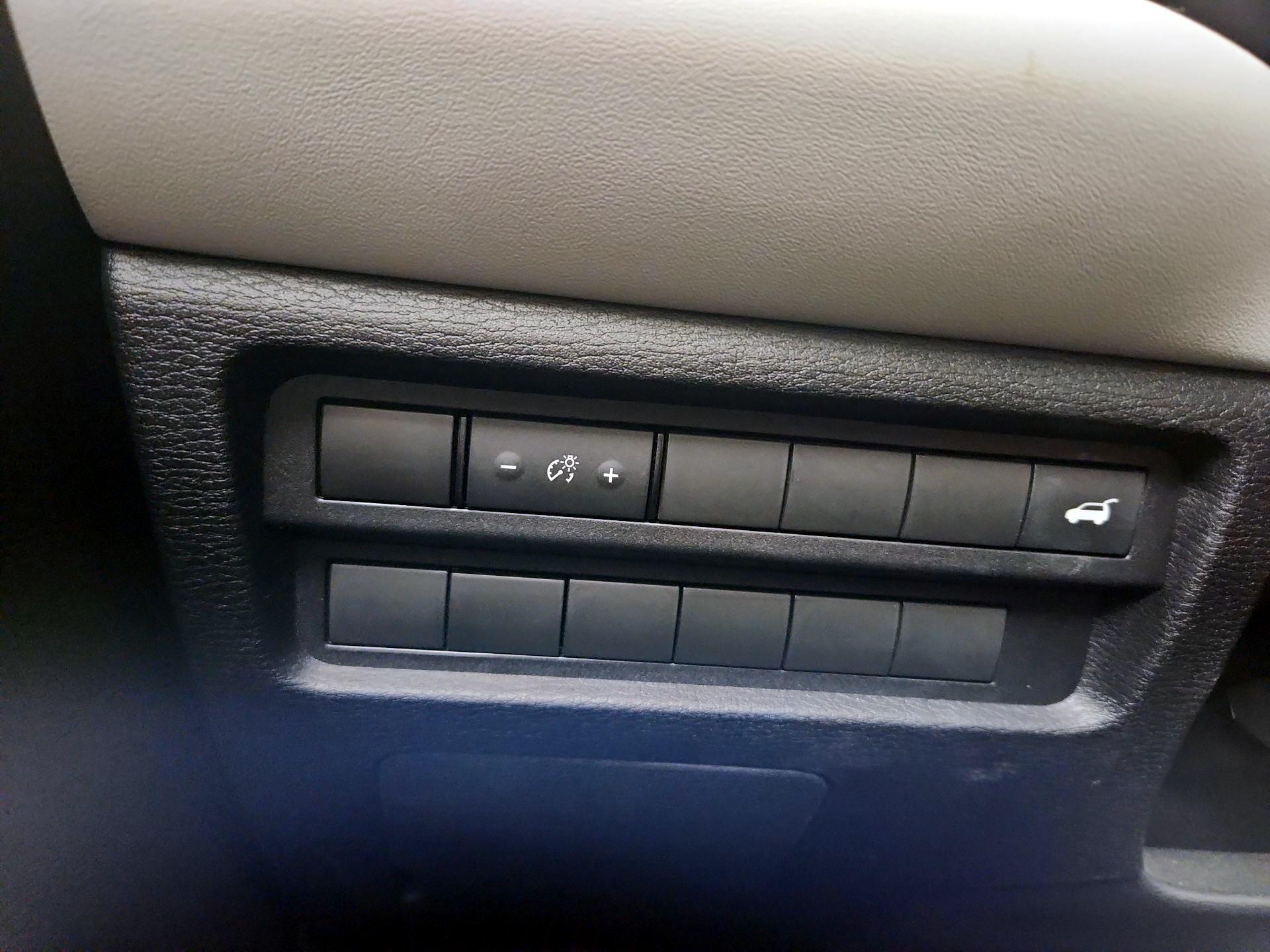 Thumbnail: 2022 Mitsubishi Outlander - 13