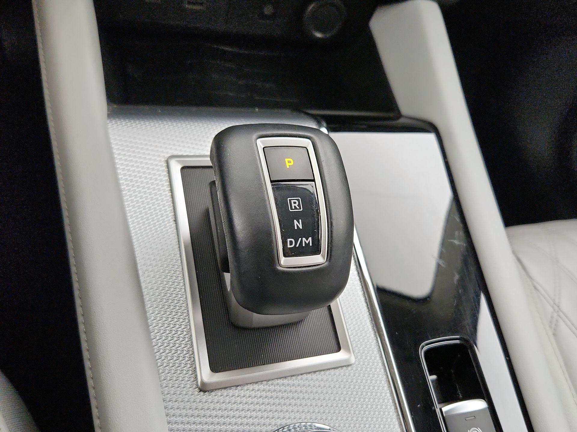 Thumbnail: 2022 Mitsubishi Outlander - 18