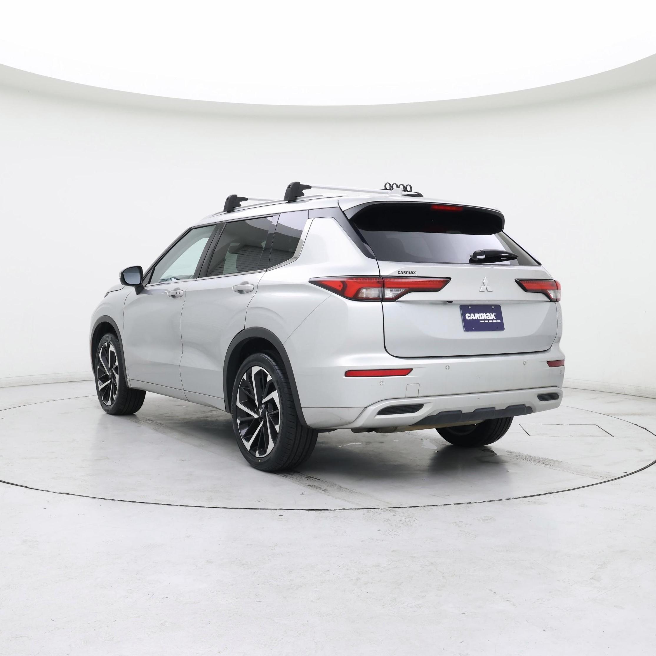 Thumbnail: 2022 Mitsubishi Outlander - 2