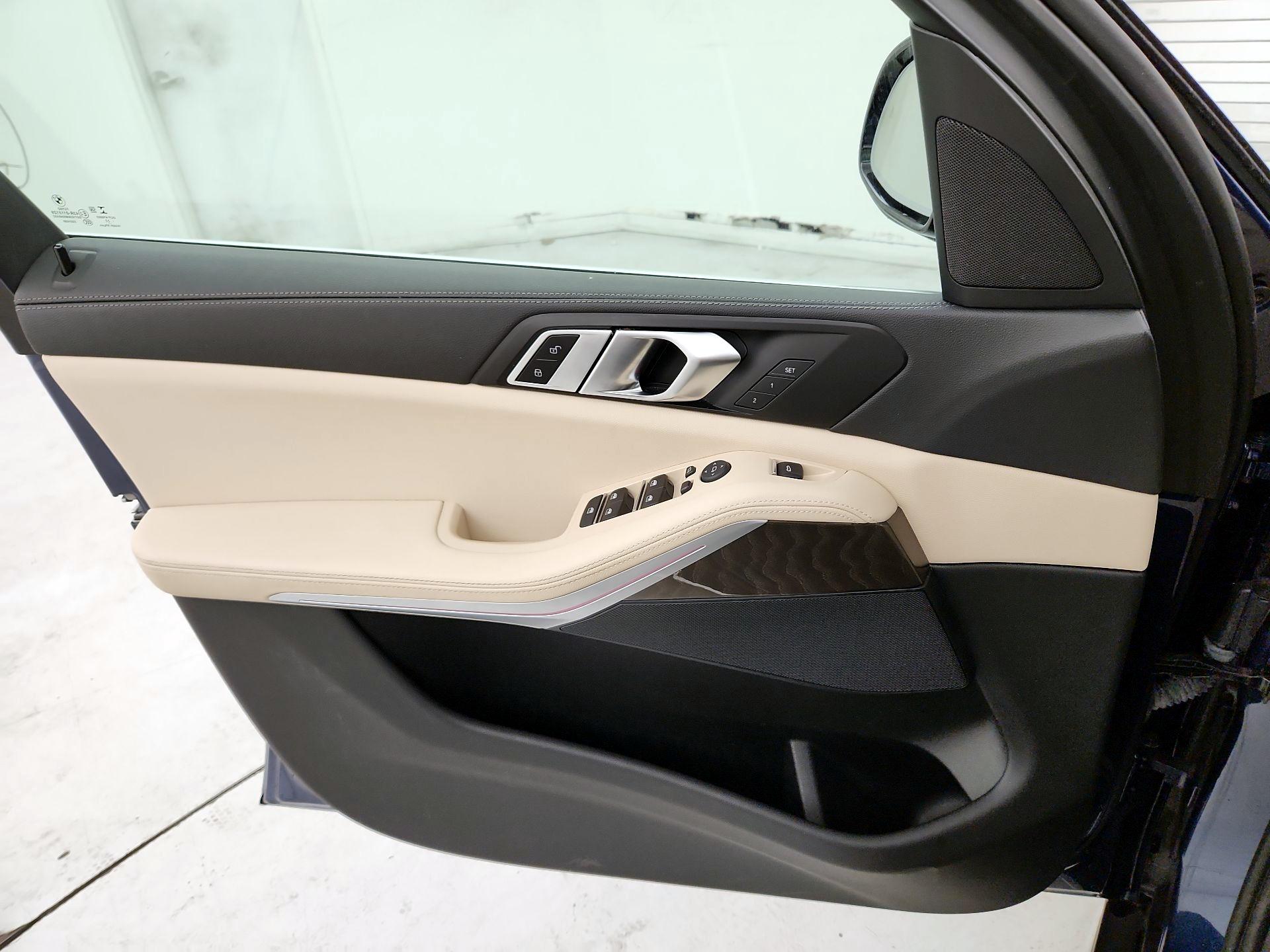 Thumbnail: 2022 BMW X5 - 12