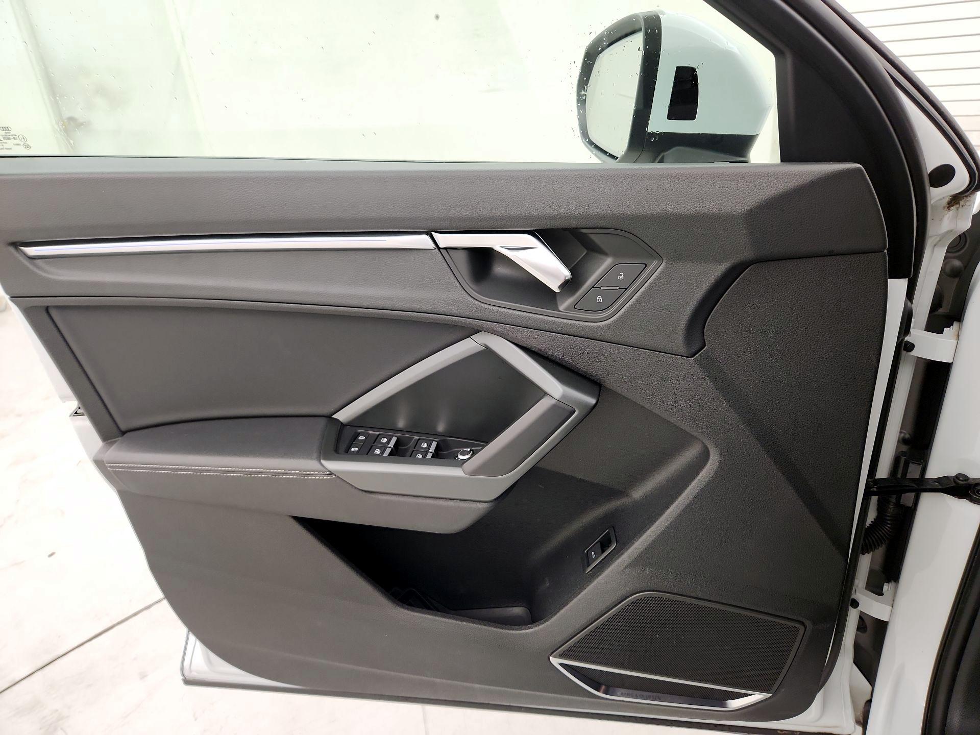 Thumbnail: 2021 Audi Q3 - 12