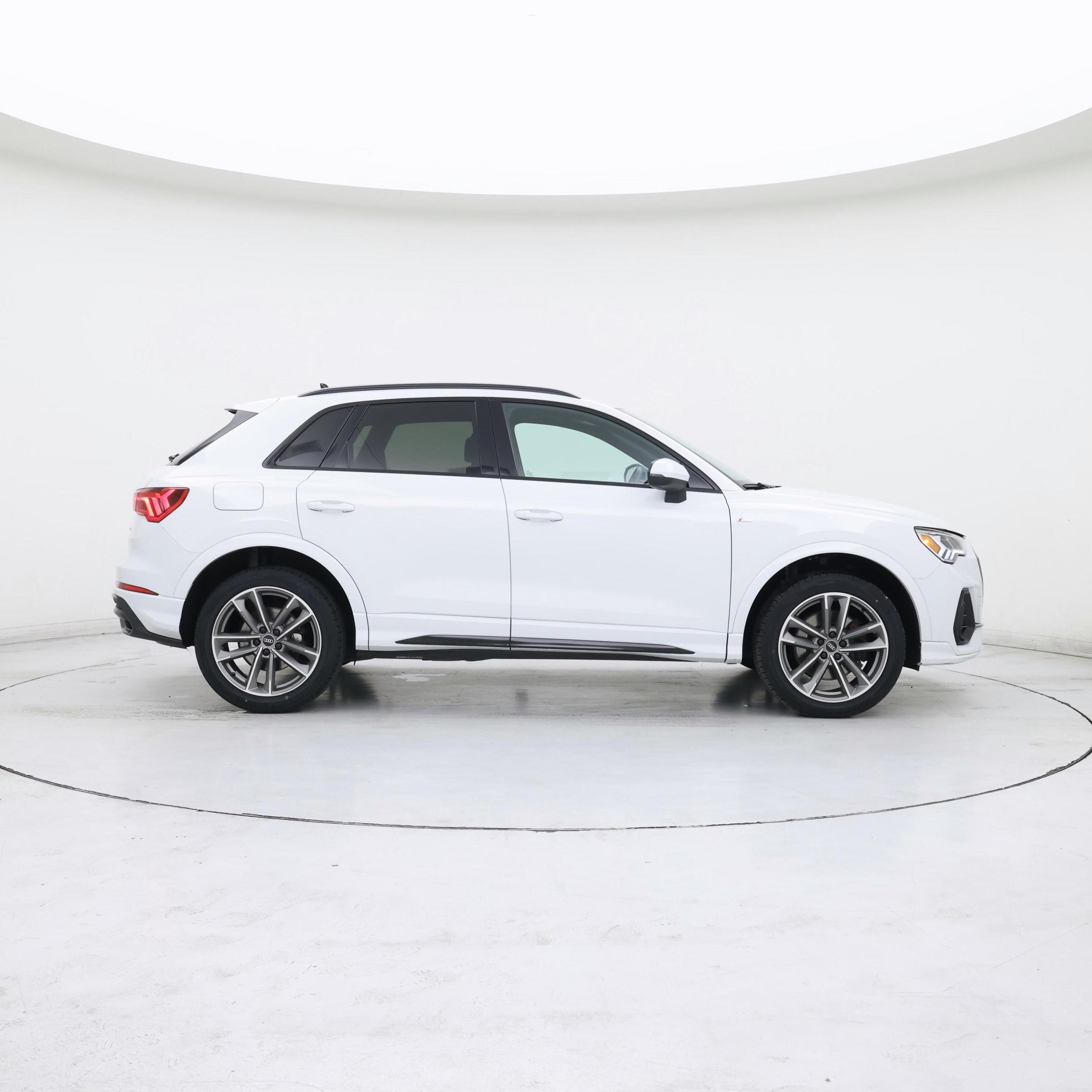 Thumbnail: 2021 Audi Q3 - 7