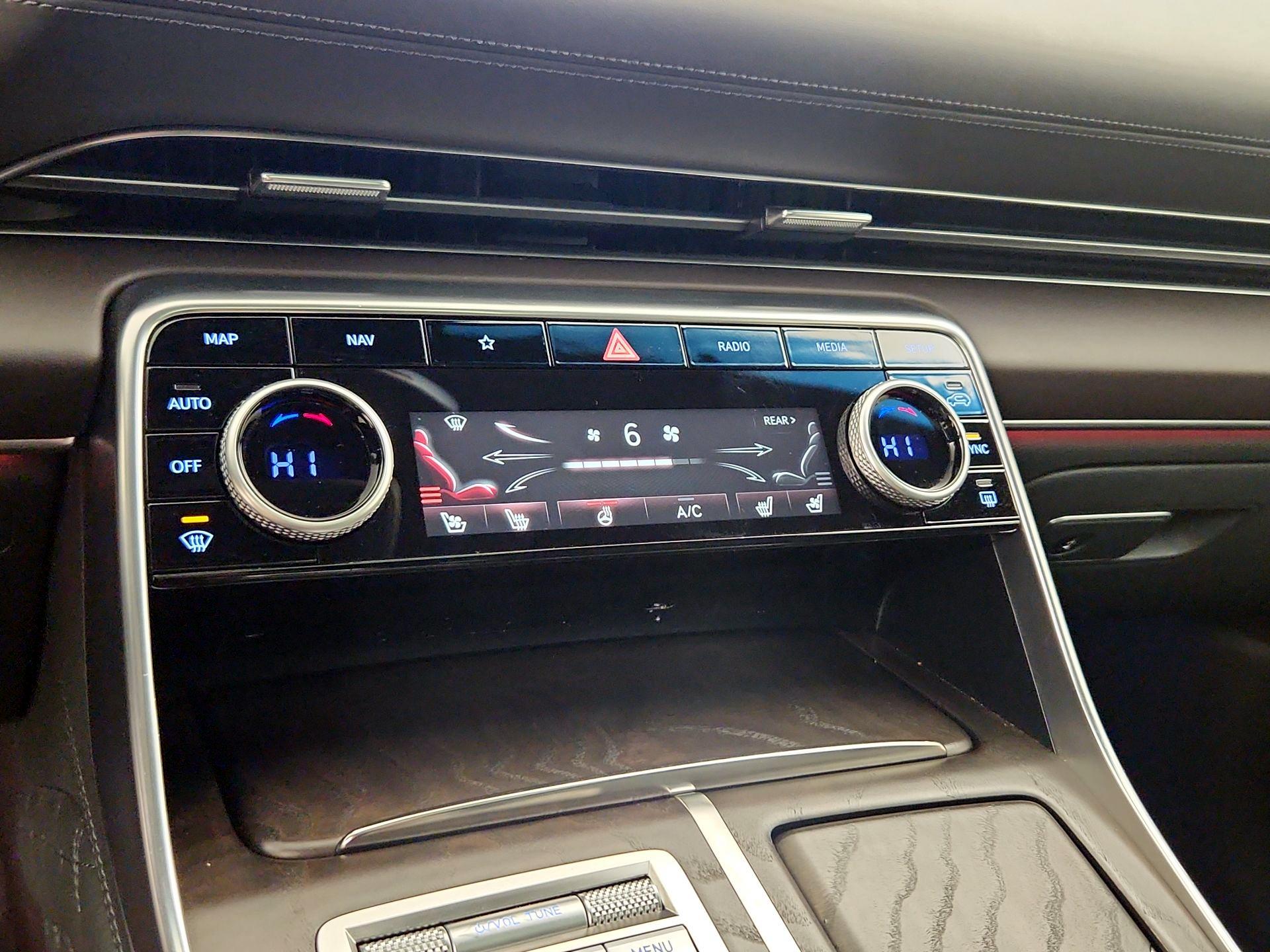 Thumbnail: 2023 Genesis GV80 - 17