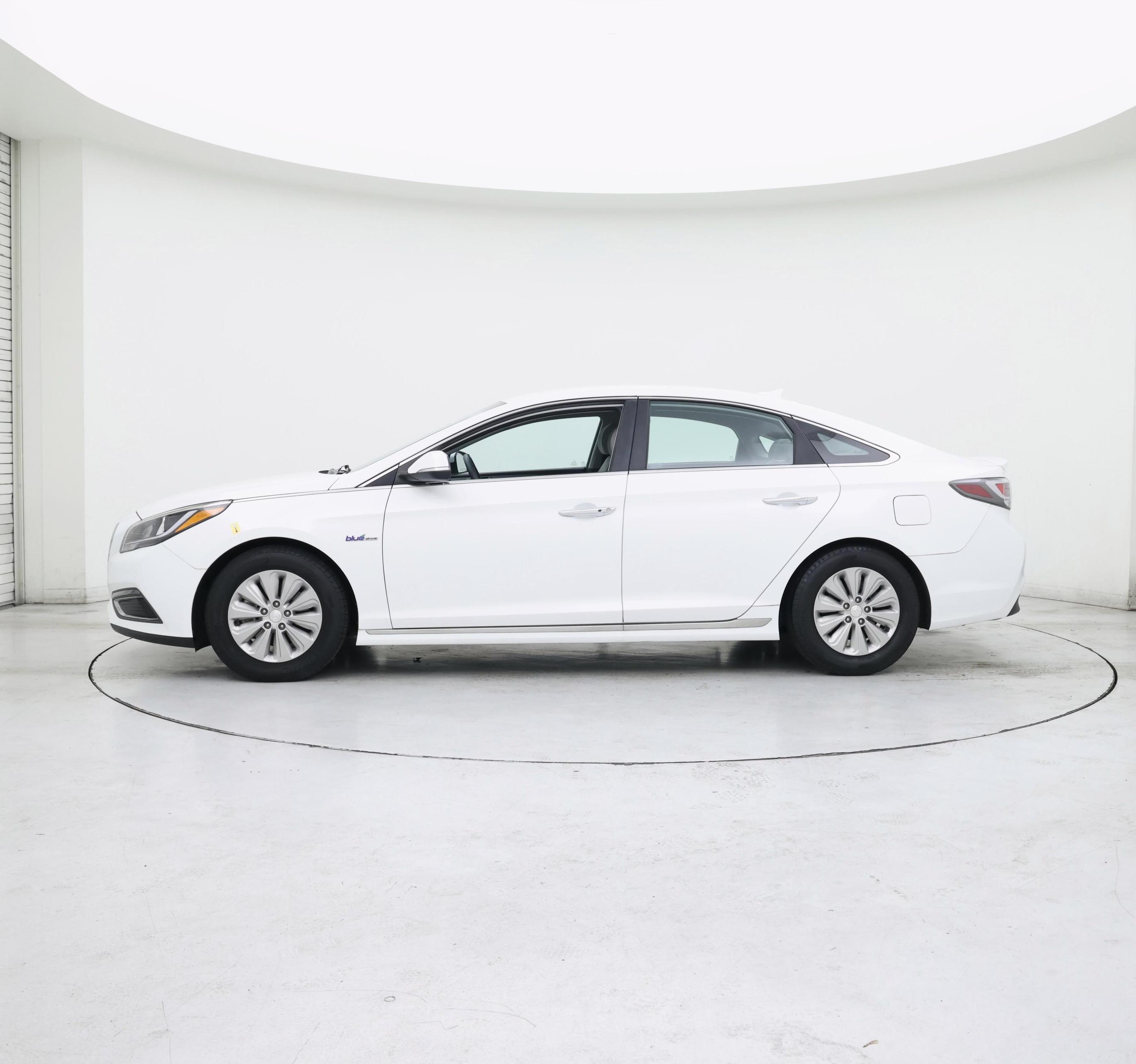 Thumbnail: 2017 Hyundai Sonata - 3