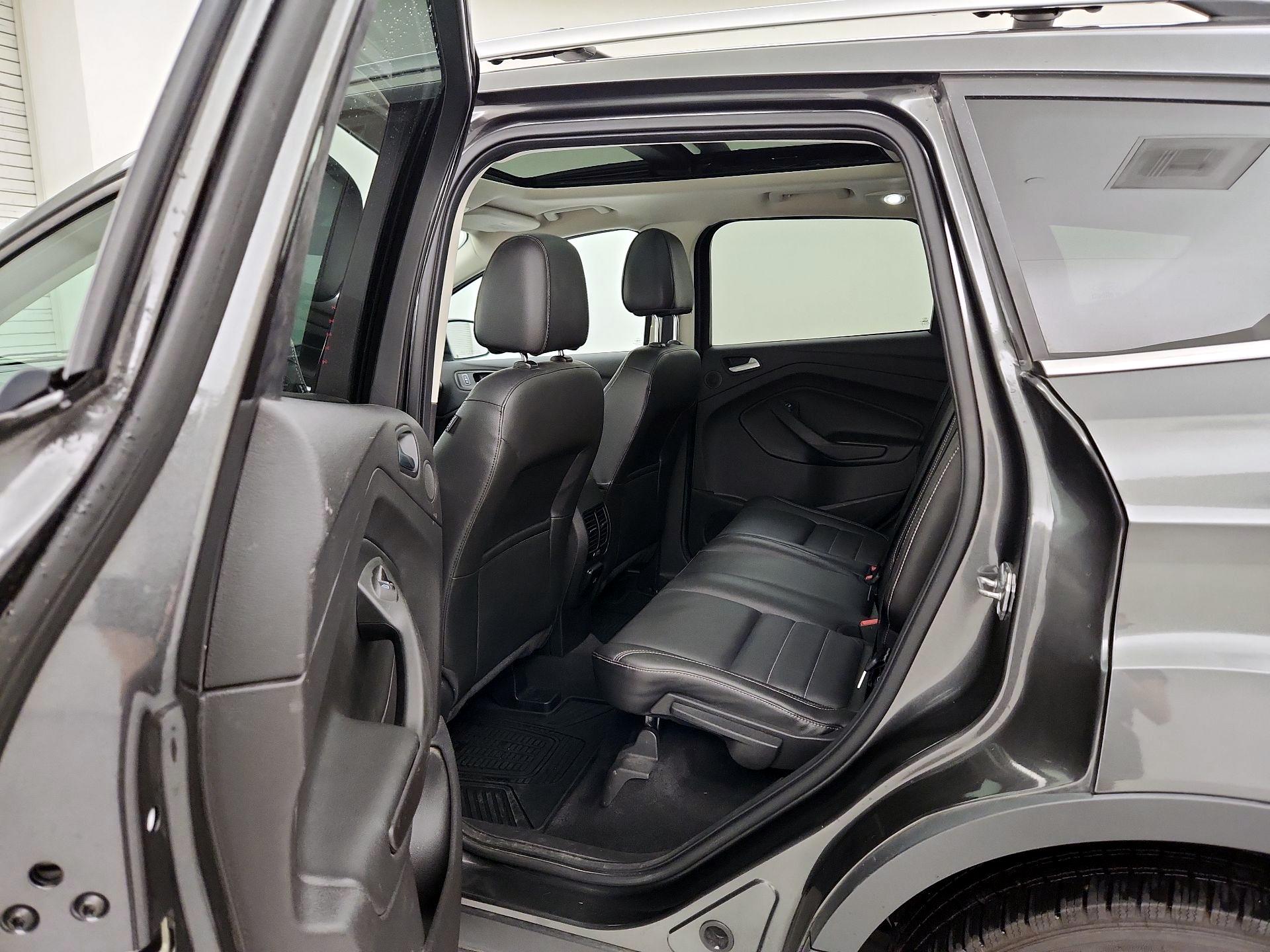 Thumbnail: 2015 Ford Escape - 20