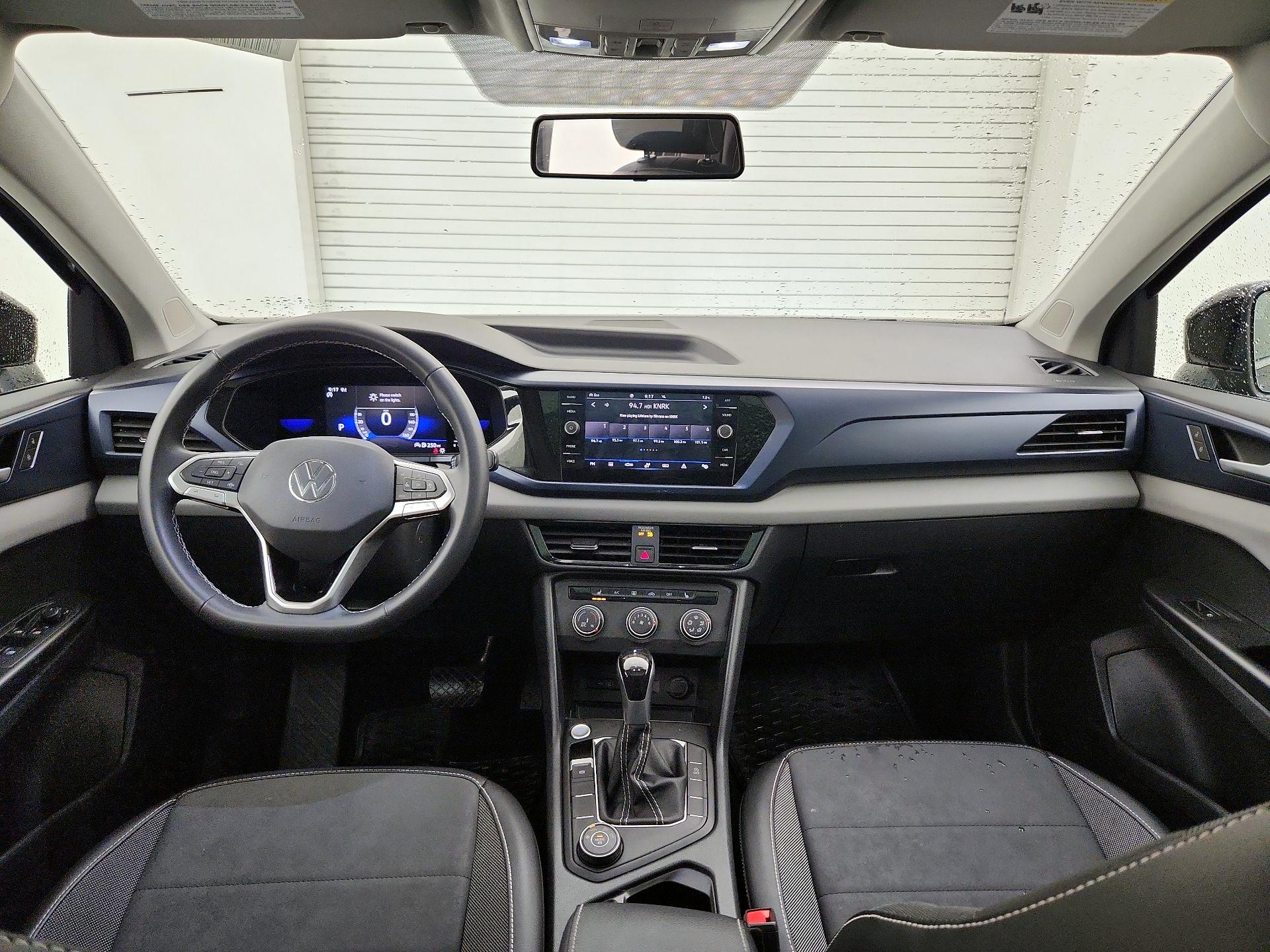 Thumbnail: 2022 Volkswagen Taos - 9