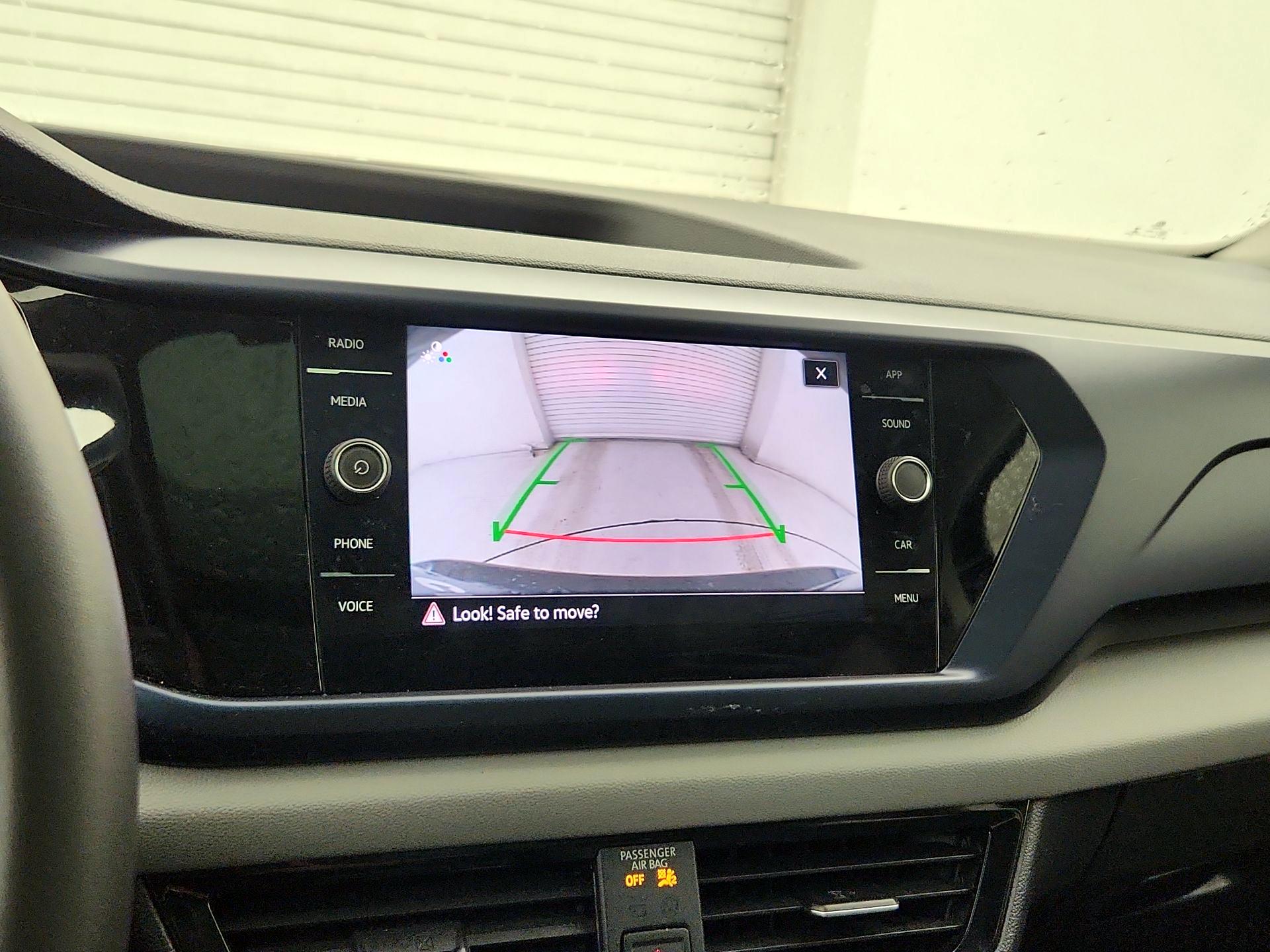 Thumbnail: 2022 Volkswagen Taos - 14