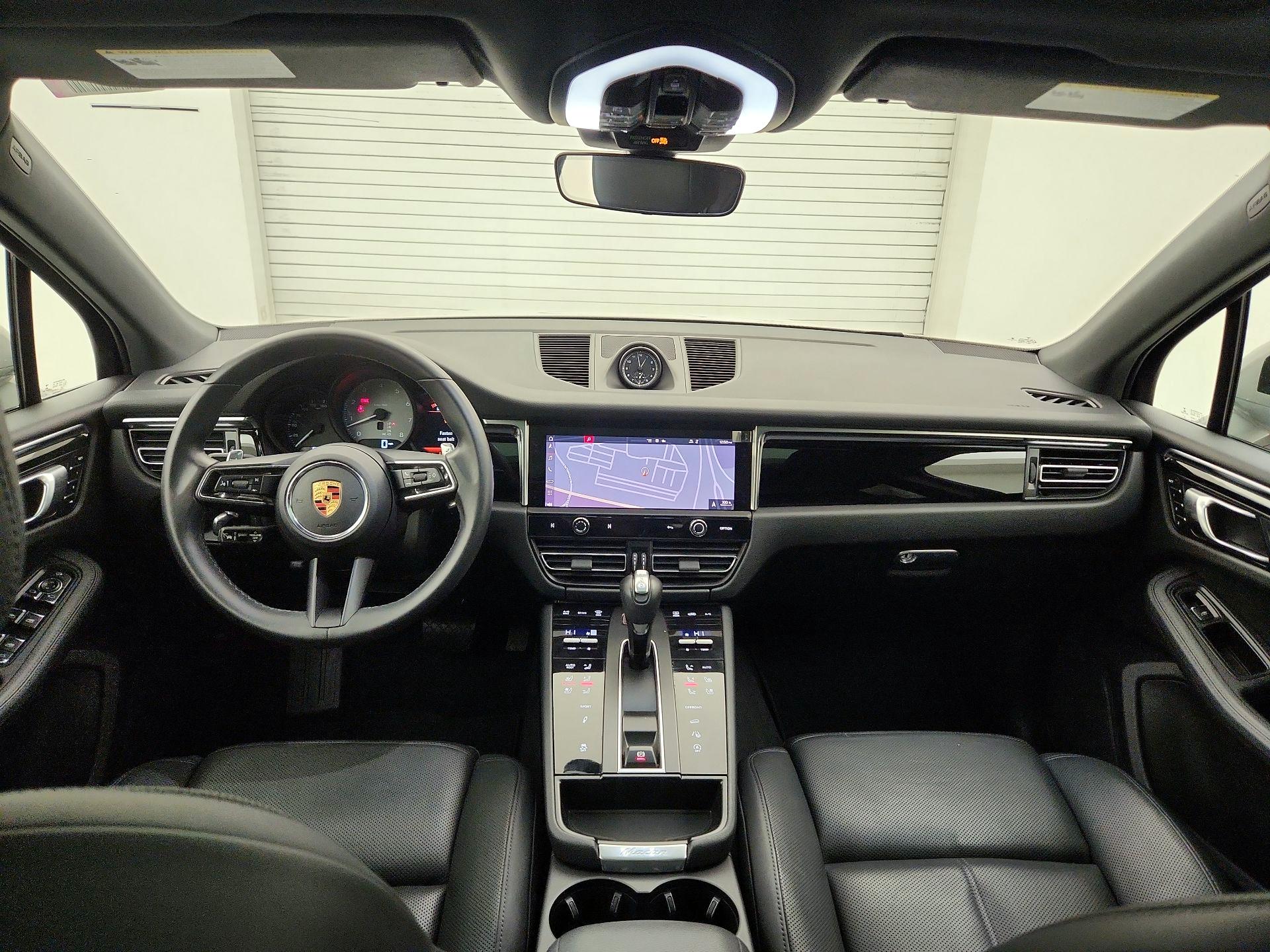 Thumbnail: 2023 Porsche Macan - 9